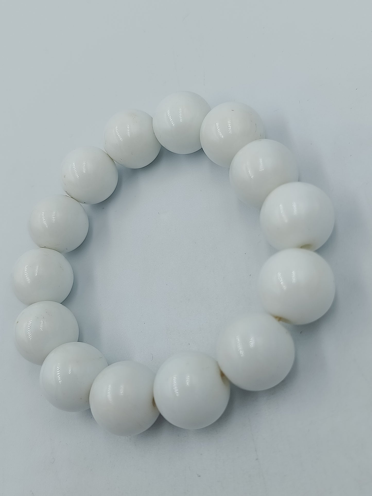 Perlenarmband Weiß – große Kugelperlen – elastisch