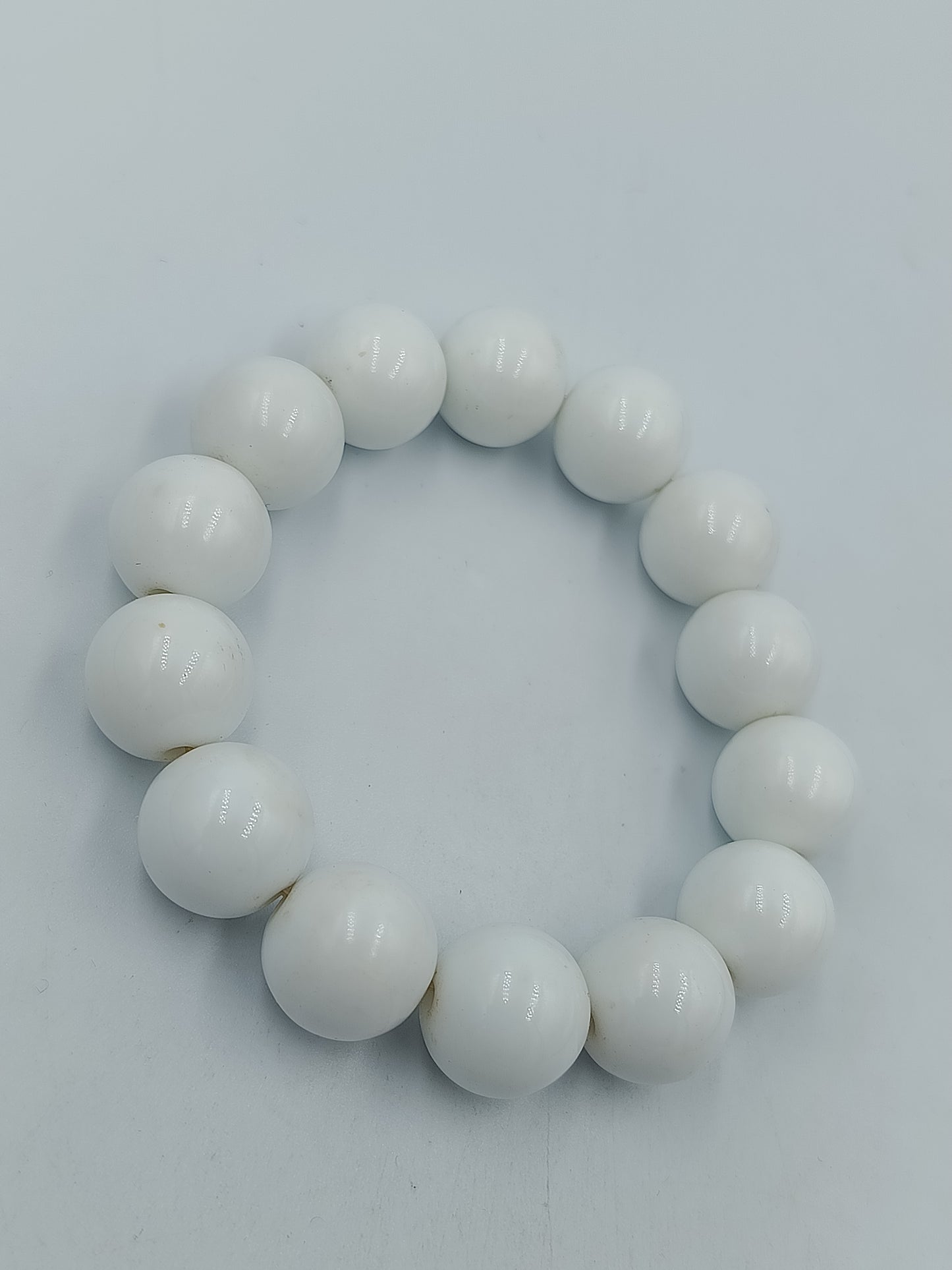 Perlenarmband Weiß – große Kugelperlen – elastisch