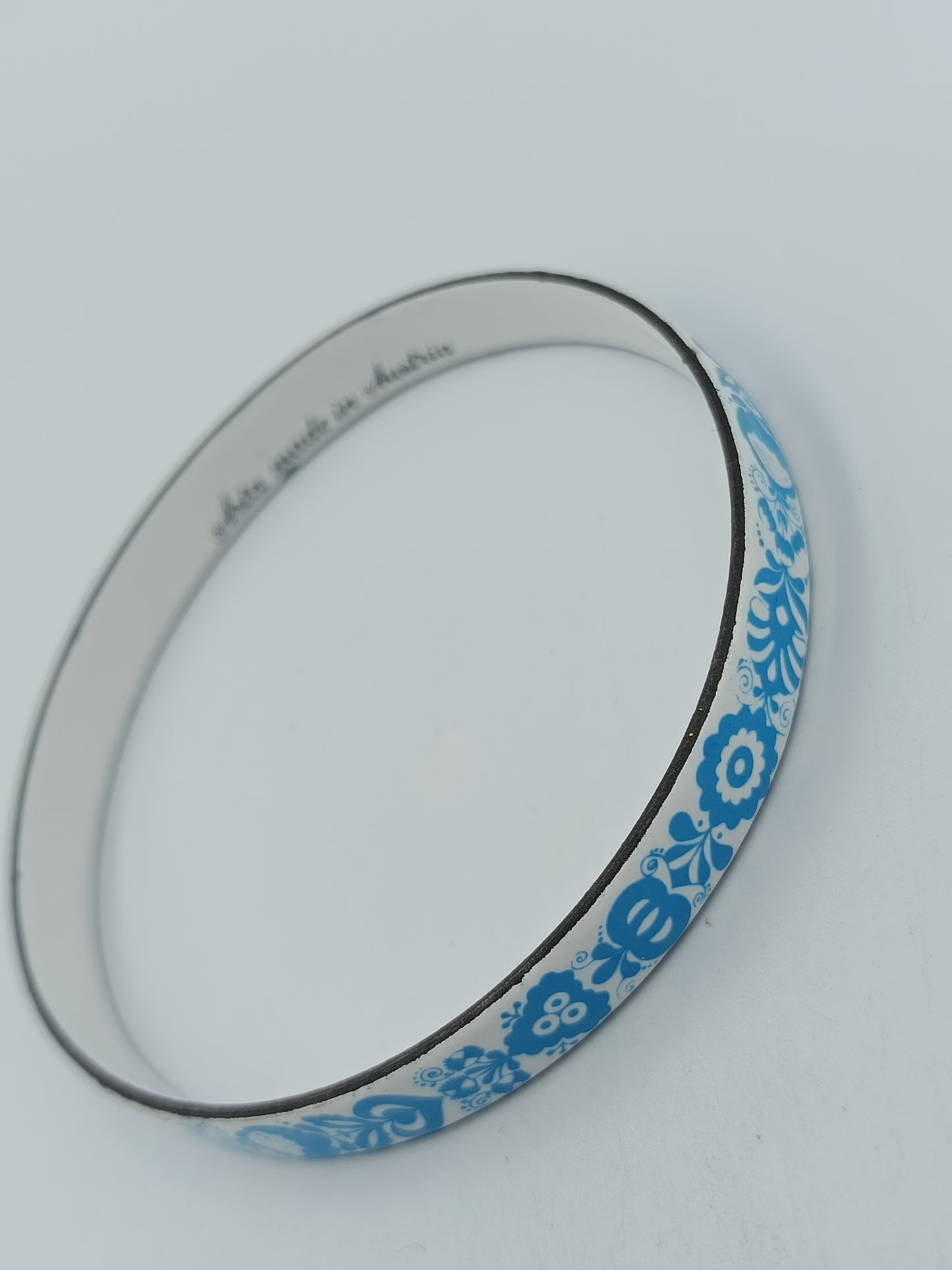 Vintage Armreif Emaille Weiß/Blau – „Arta made in Austria“