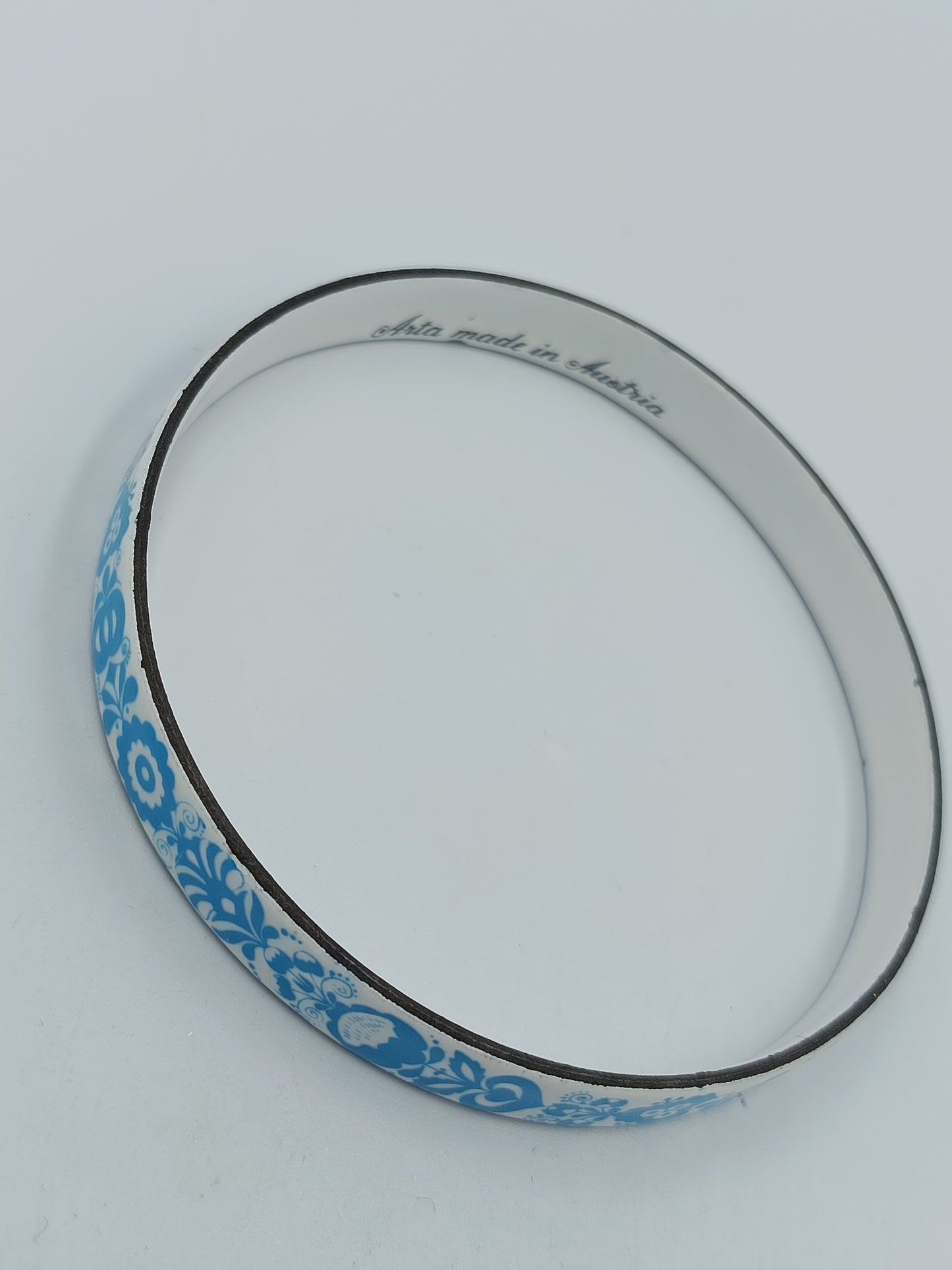 Vintage Armreif Emaille Weiß/Blau – „Arta made in Austria“