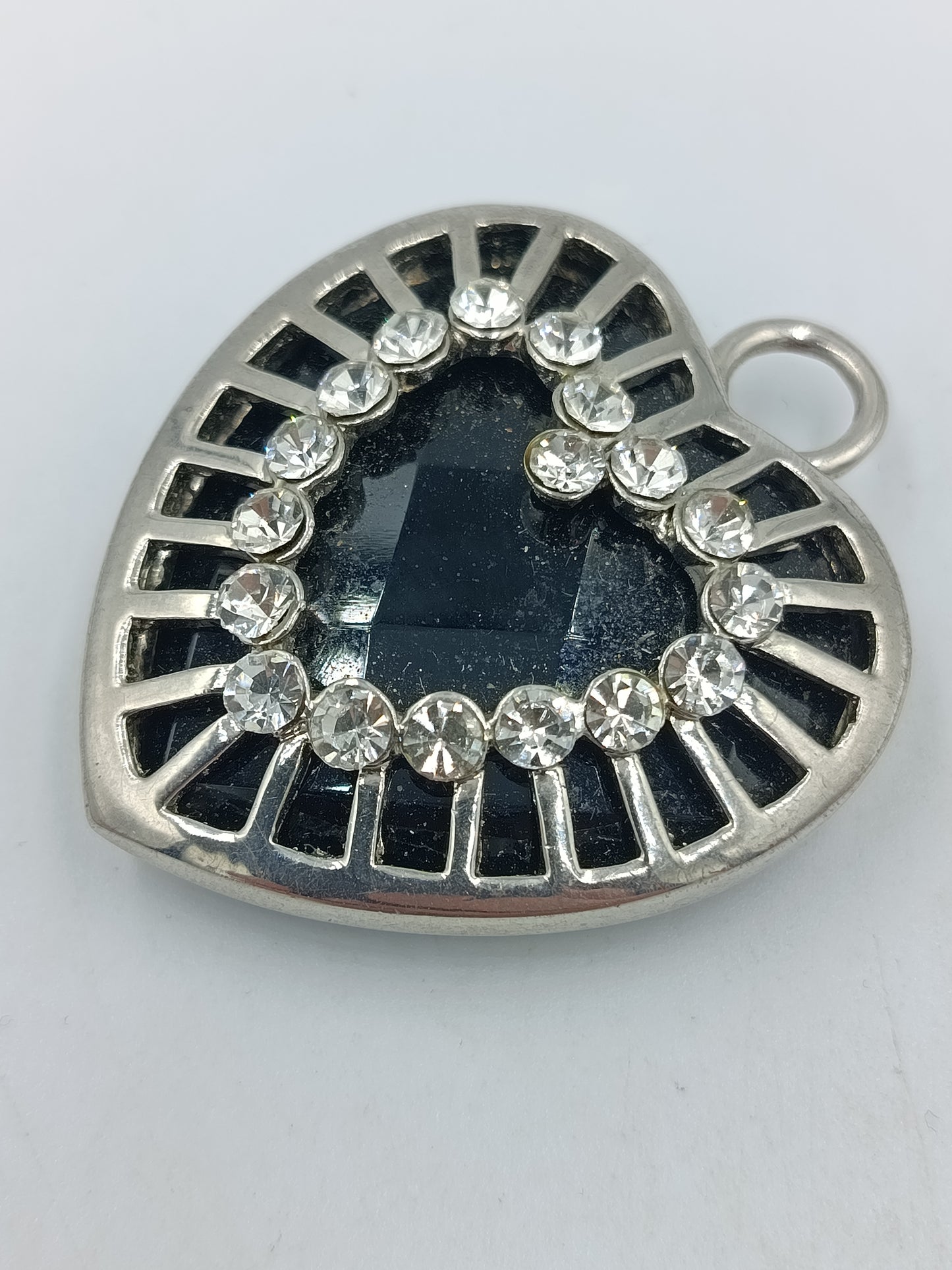 Vintage Herz Anhänger Silberfarben mit Strass und Schwarzem Stein