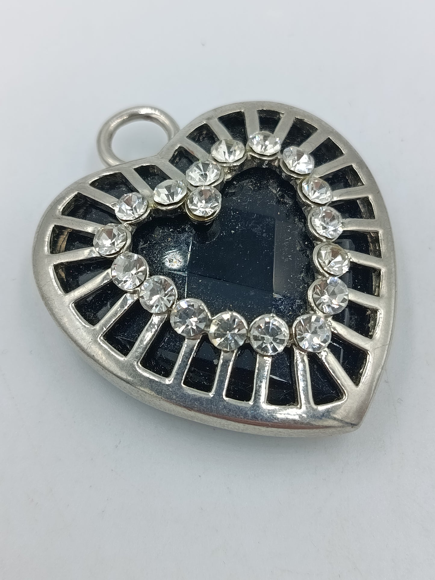 Vintage Herz Anhänger Silberfarben mit Strass und Schwarzem Stein