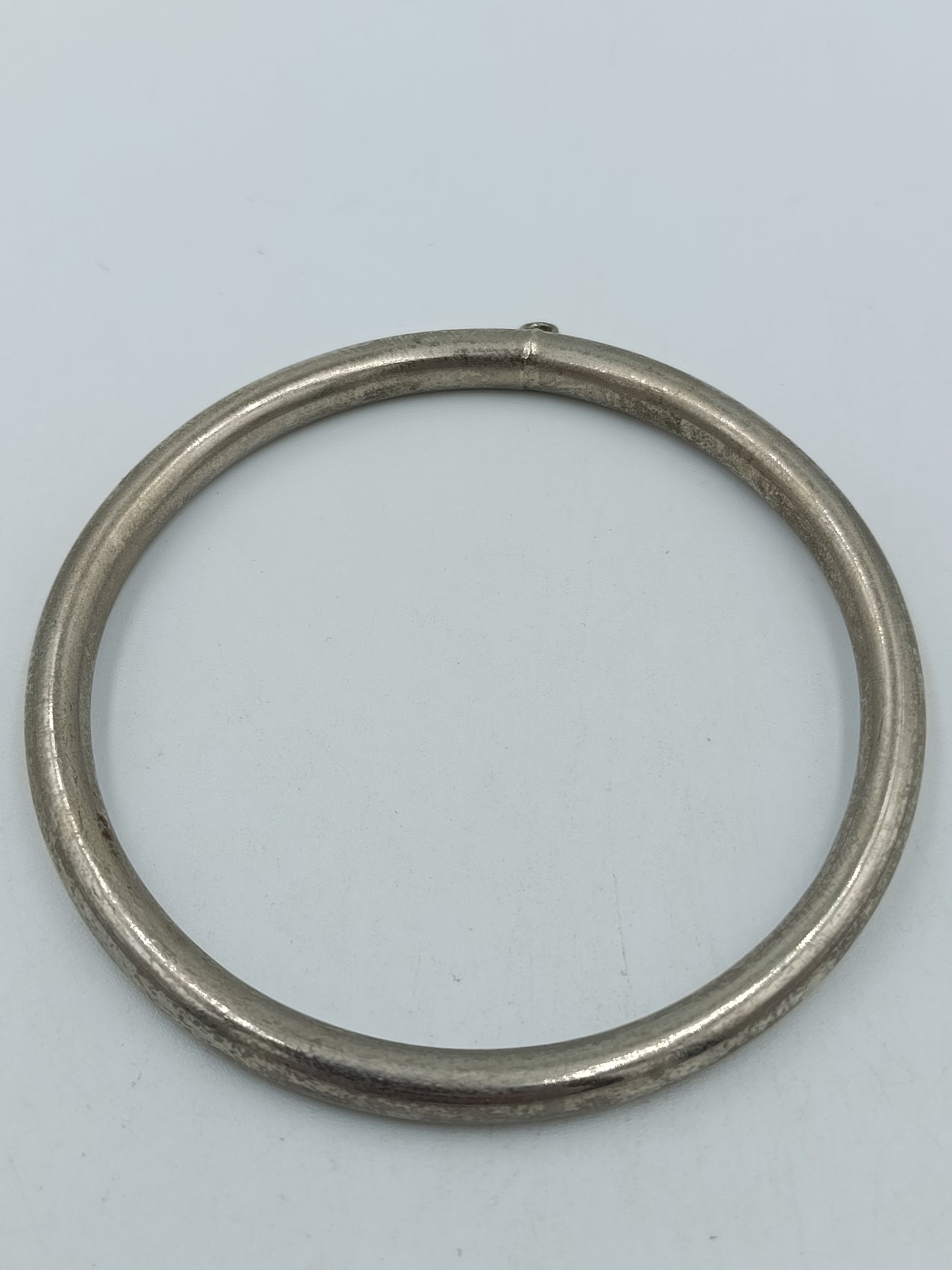 Schlichter Vintage Silberfarbener Armreif Schlicht Rundes Design