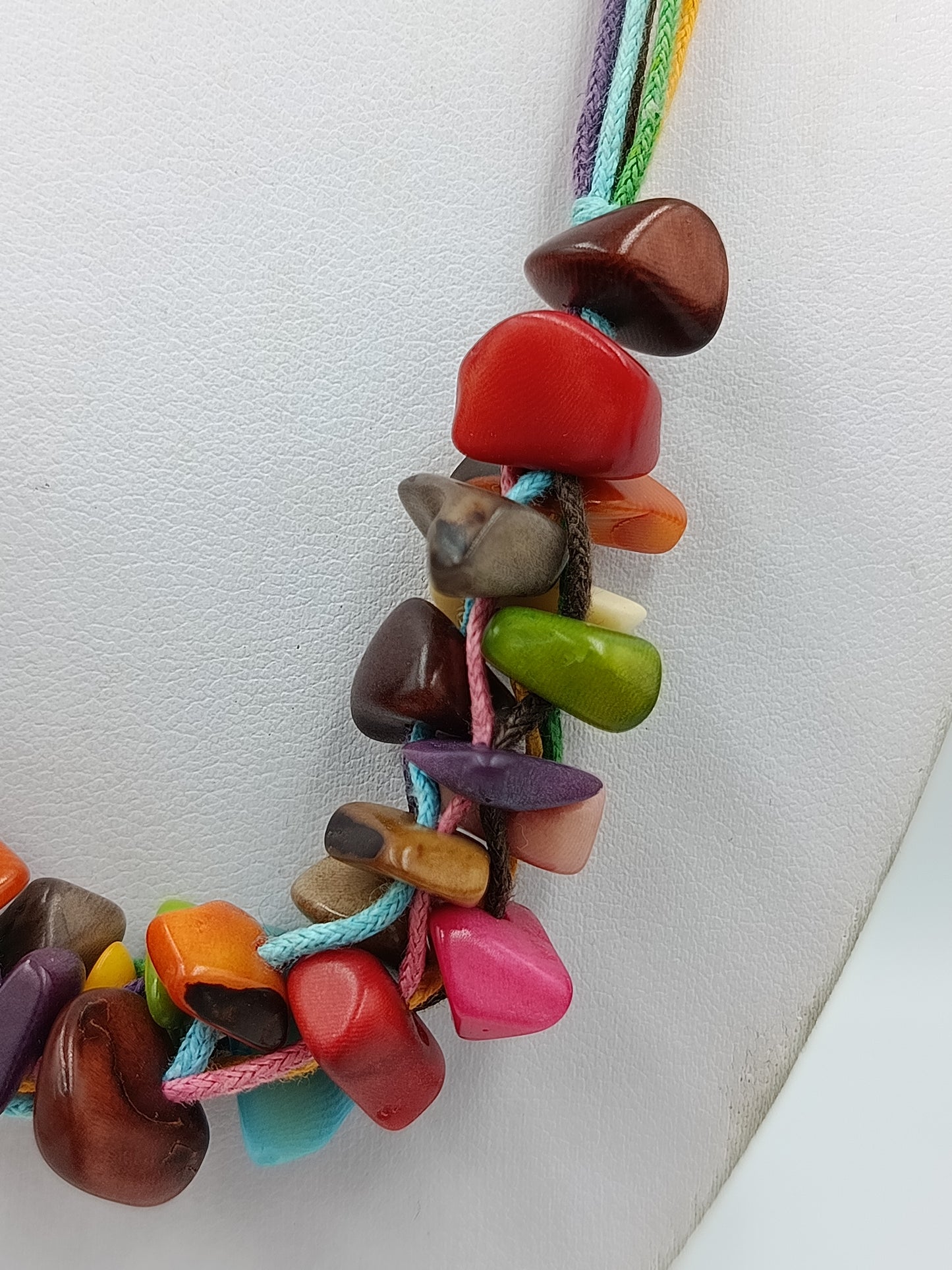 Bunte Vintage Designer Halskette Mit Farbigen Schmuckelementen