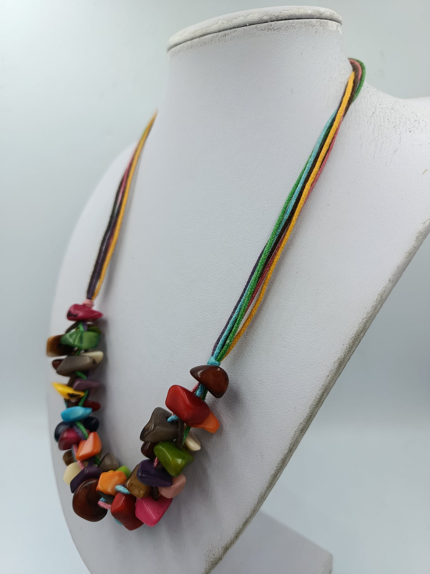 Bunte Vintage Designer Halskette Mit Farbigen Schmuckelementen