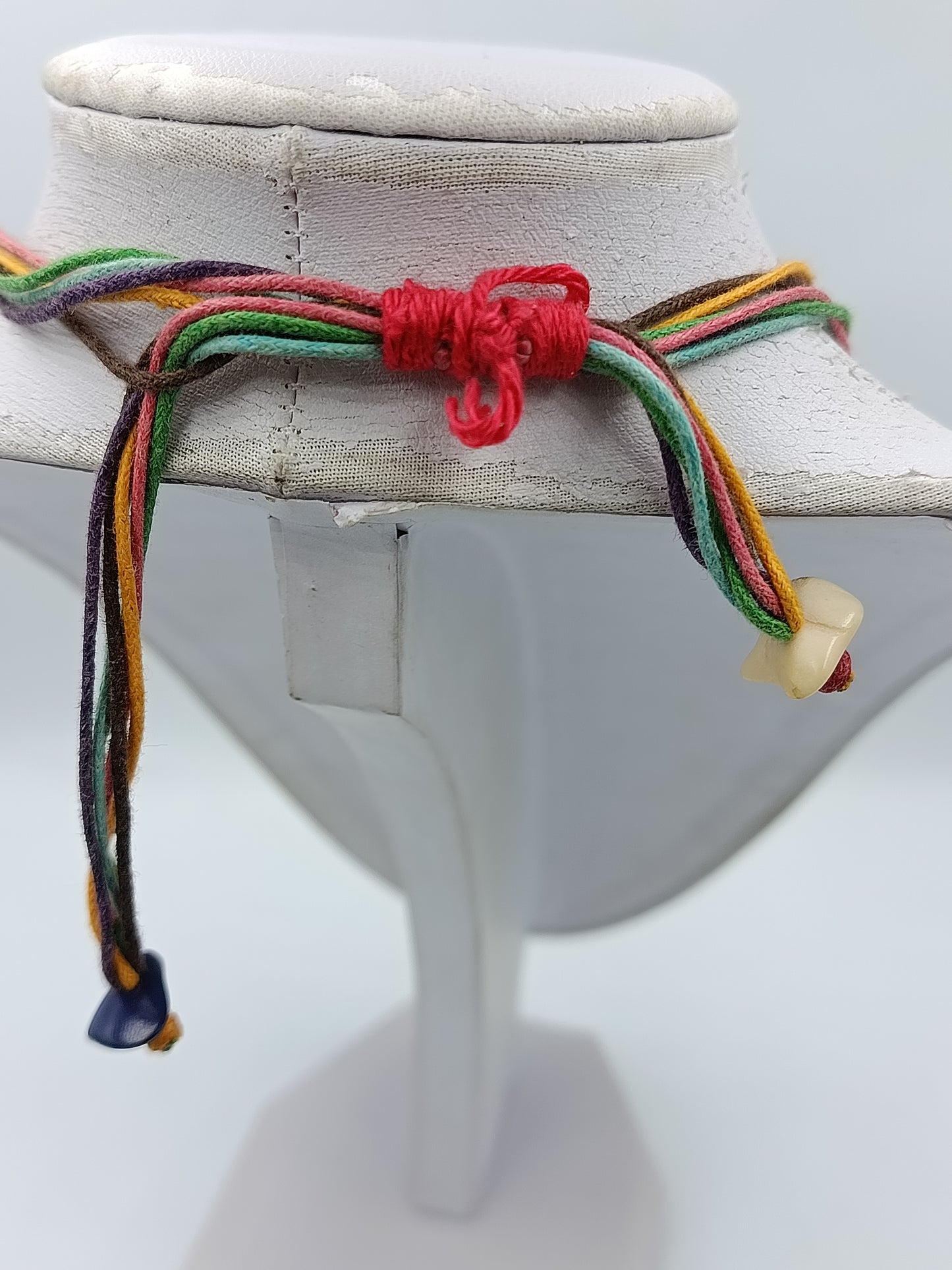 Bunte Vintage Designer Halskette Mit Farbigen Schmuckelementen