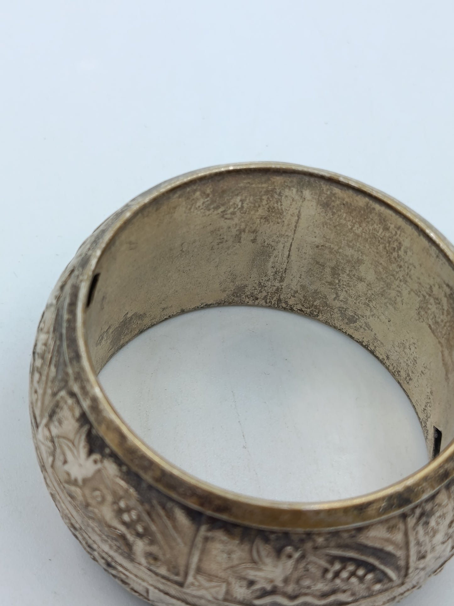 Außergewöhnlicher Vintage Armreif Mit Gravuren Und Floralem Muster