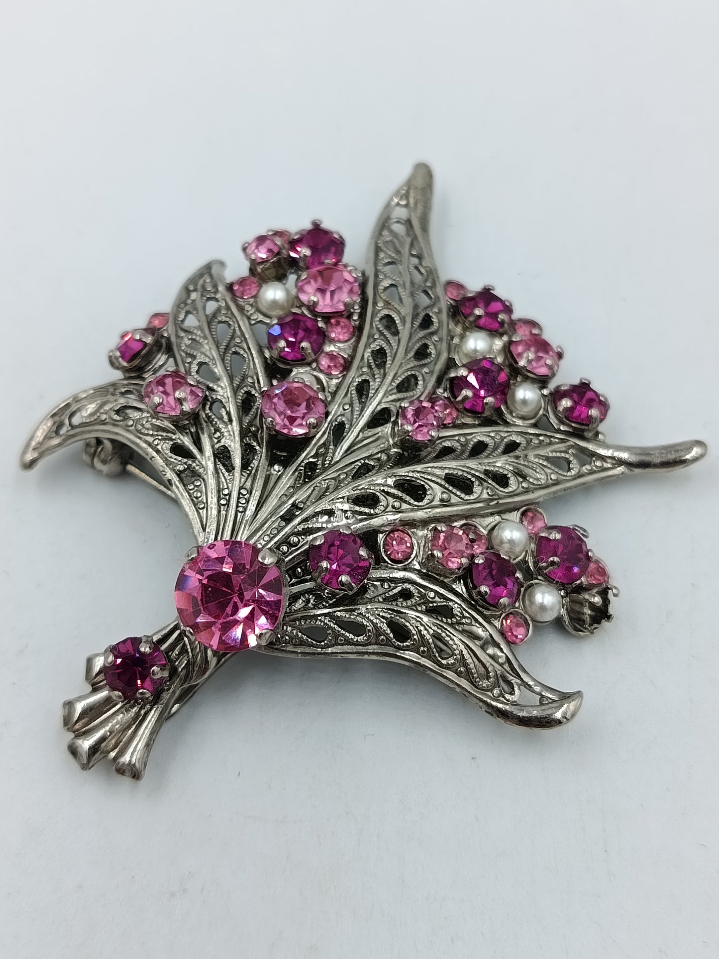 Vintage Brosche Mit Pinken Strasssteinen Und Perlendekor