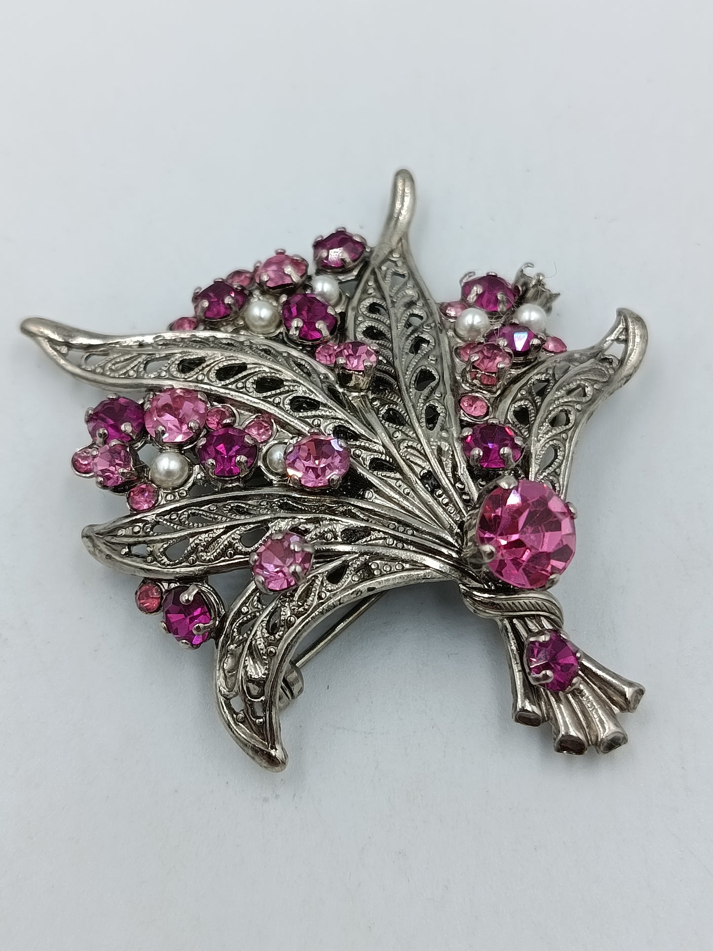 Vintage Brosche Mit Pinken Strasssteinen Und Perlendekor