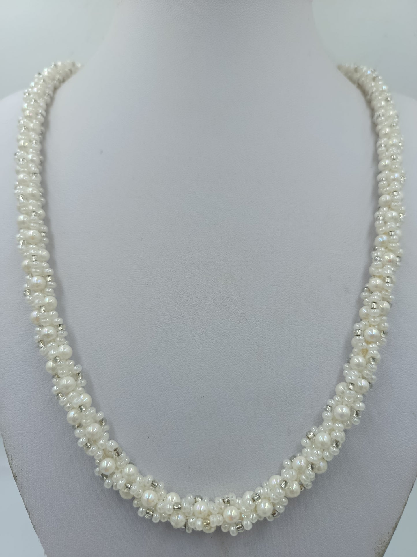 Vintage Perlenkette Weiß Silberfarbig Elegante Halskette