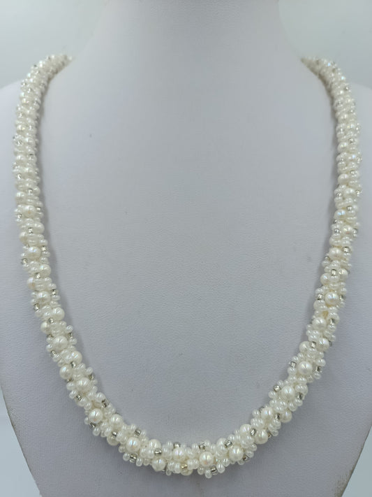 Vintage Perlenkette Weiß Silberfarbig Elegante Halskette