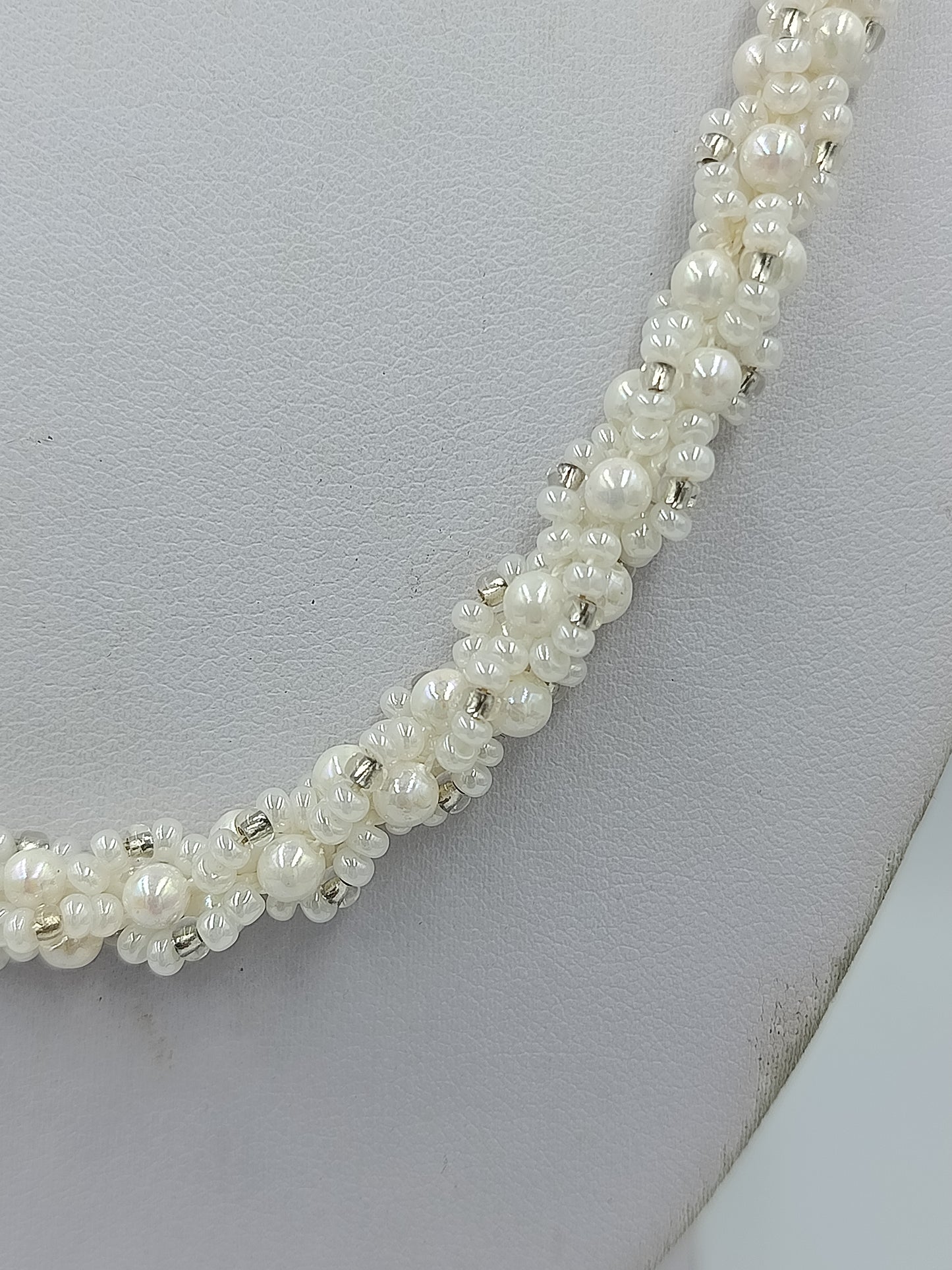 Vintage Perlenkette Weiß Silberfarbig Elegante Halskette