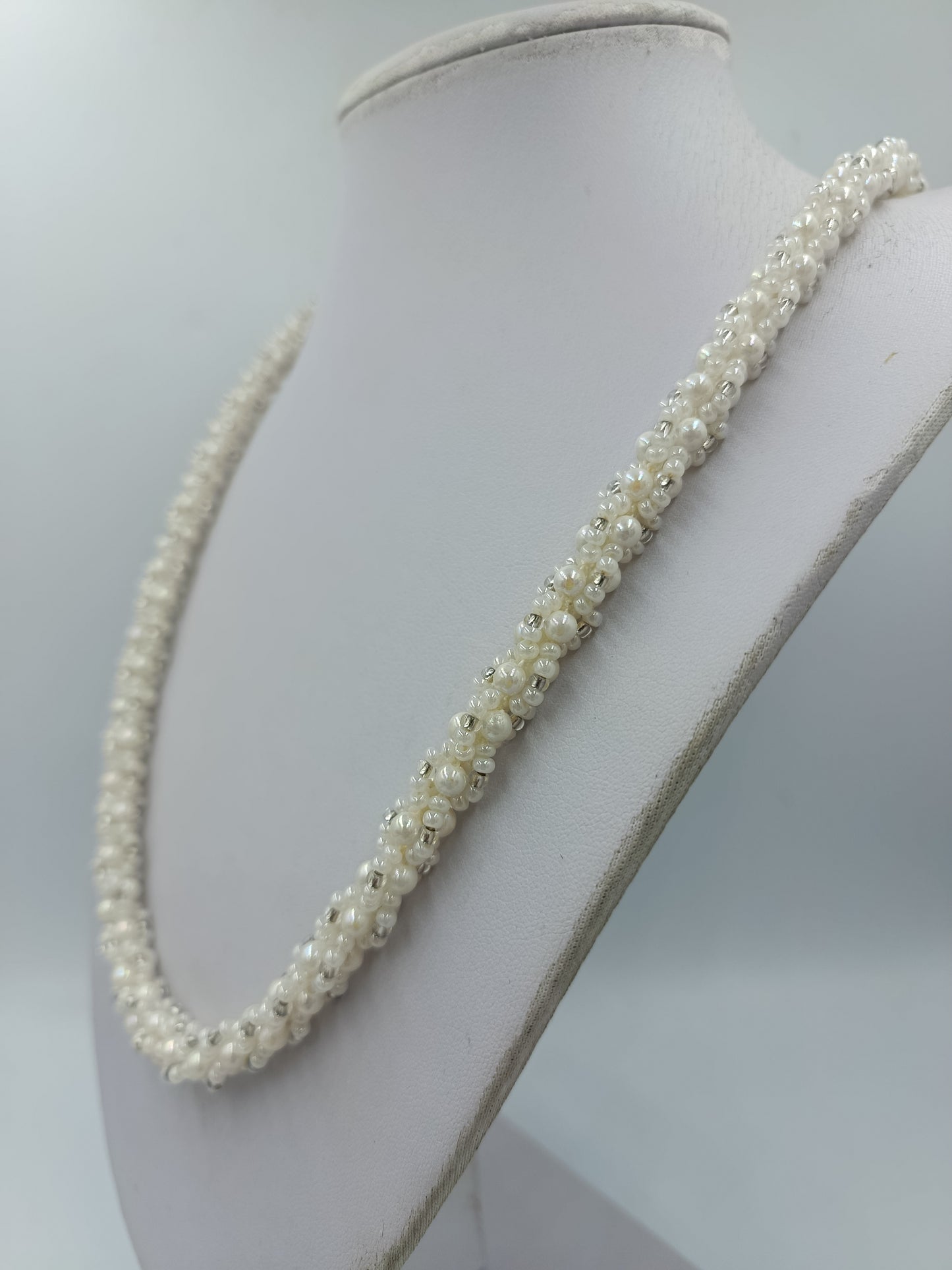Vintage Perlenkette Weiß Silberfarbig Elegante Halskette