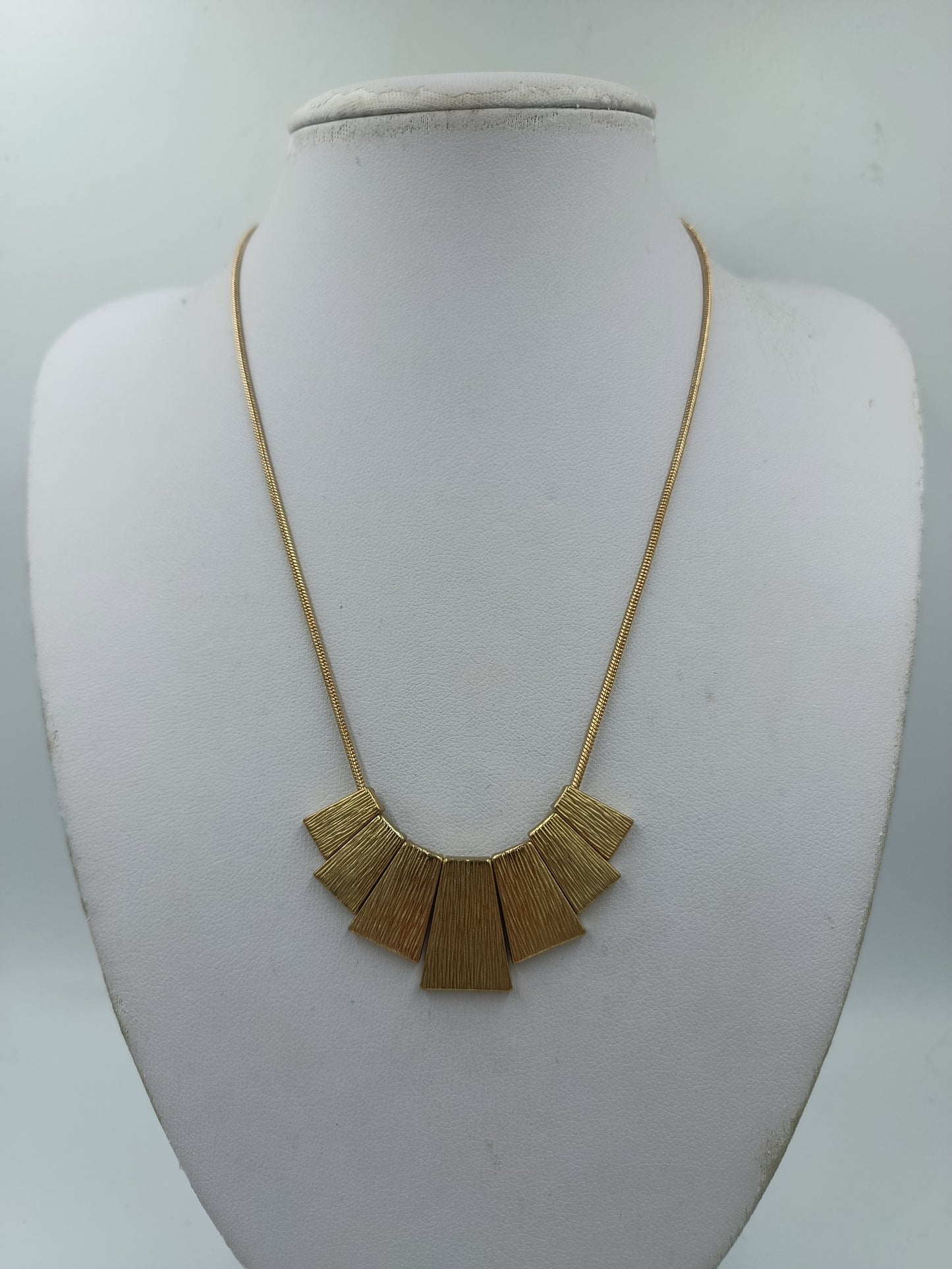 Statement Halskette Goldfarben Geometrisches Design