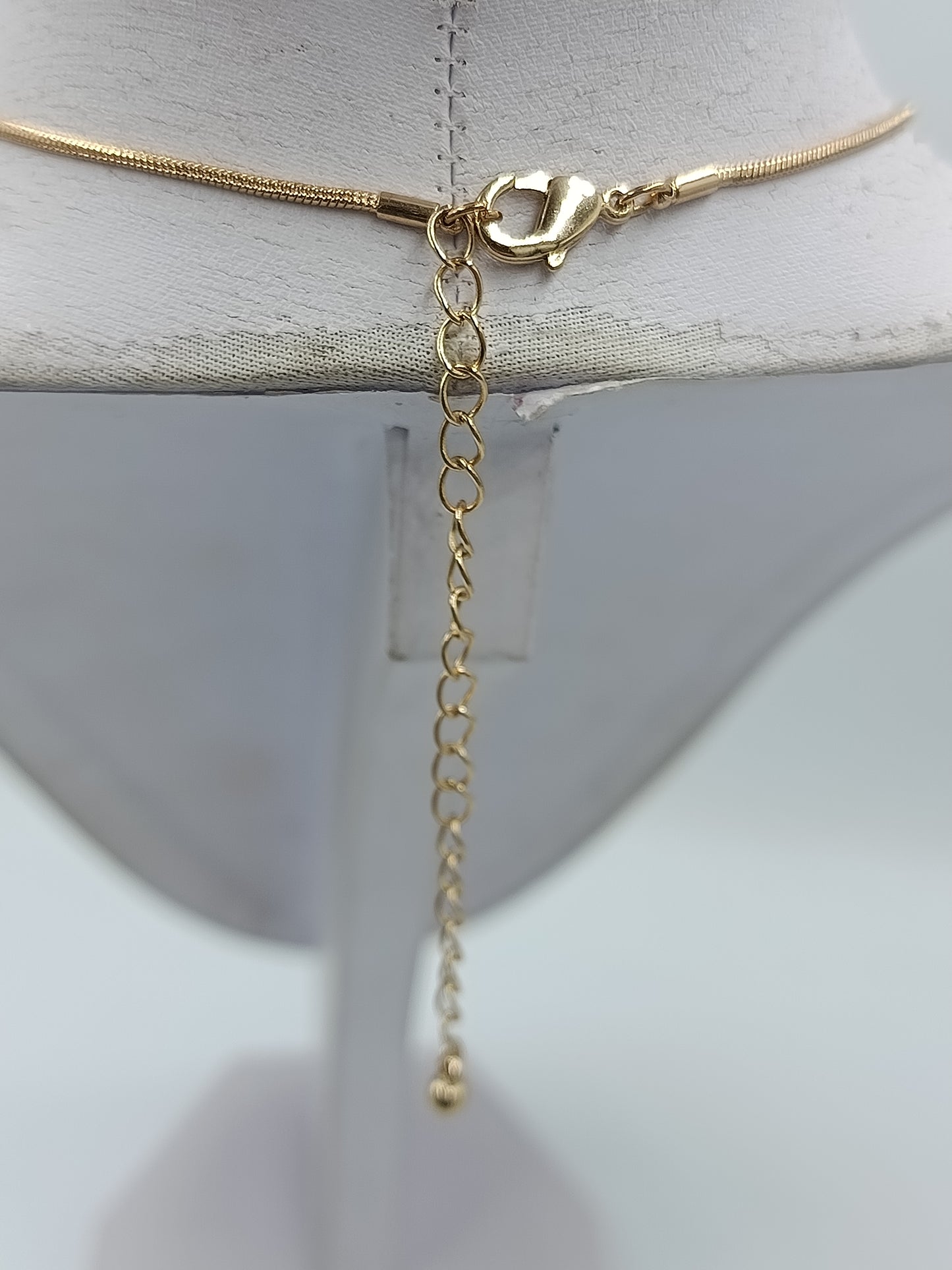Statement Halskette Goldfarben Geometrisches Design