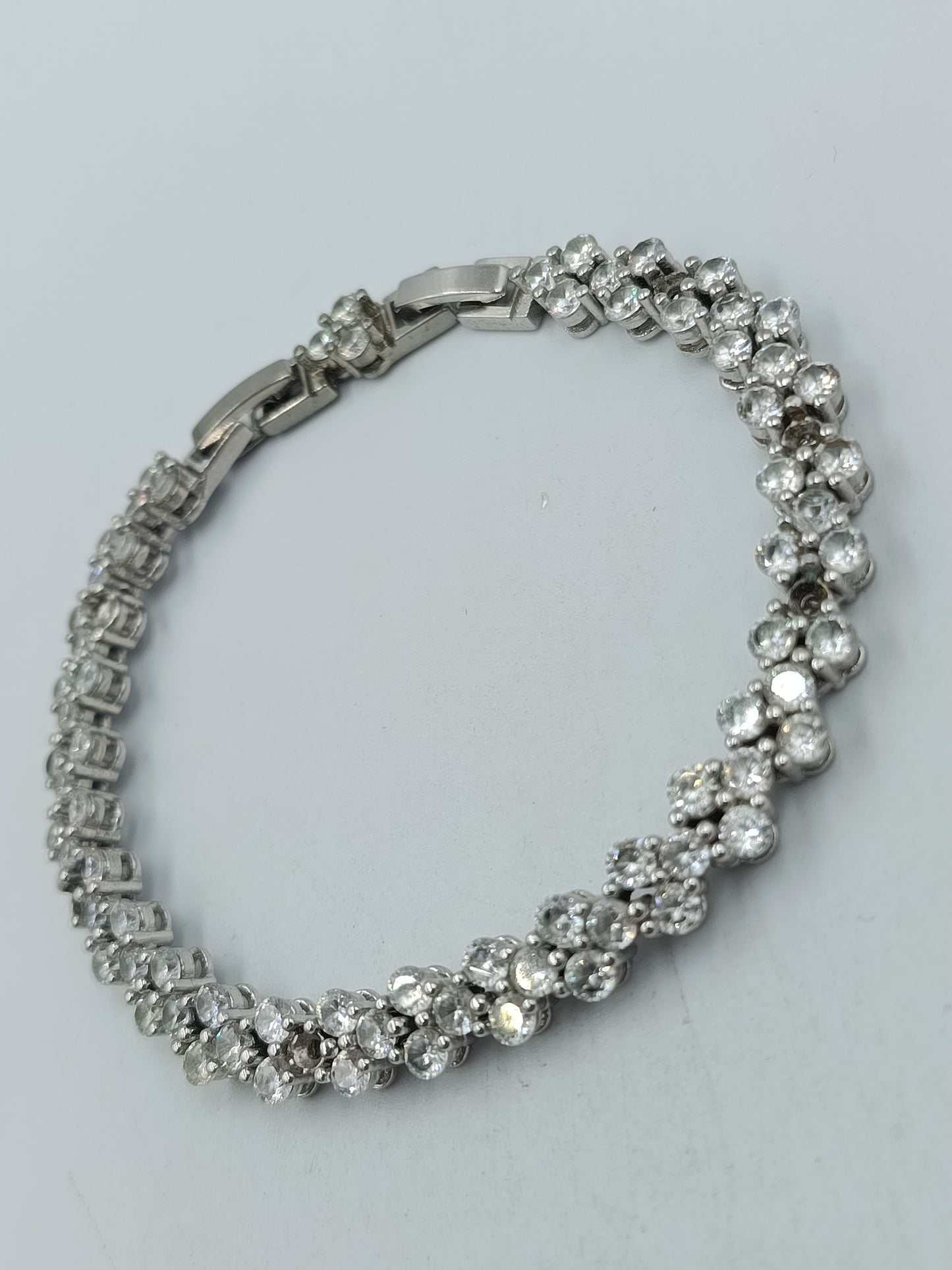 Elegantes Tennis Armband Silberfarben Strass