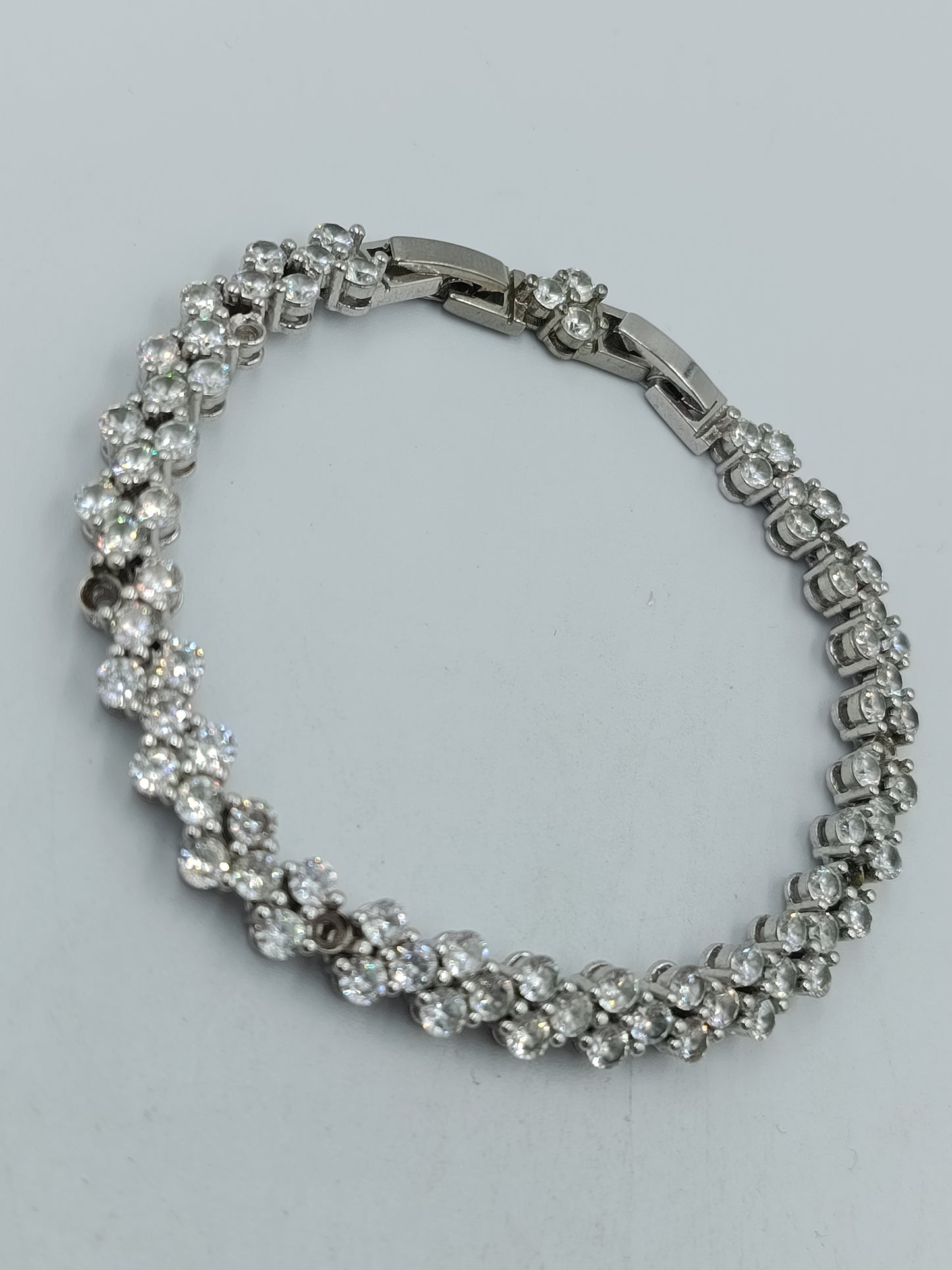 Elegantes Tennis Armband Silberfarben Strass