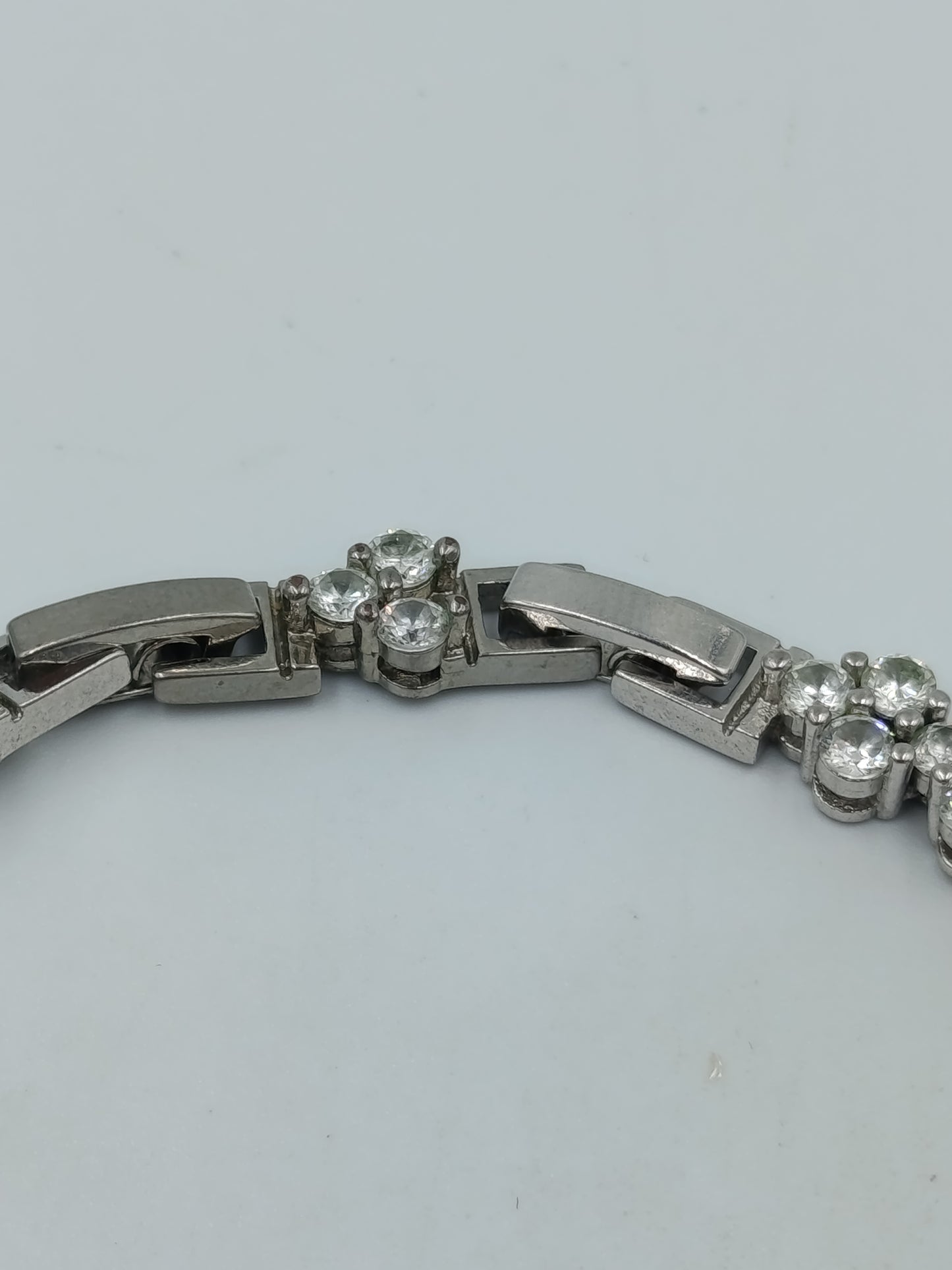 Elegantes Tennis Armband Silberfarben Strass