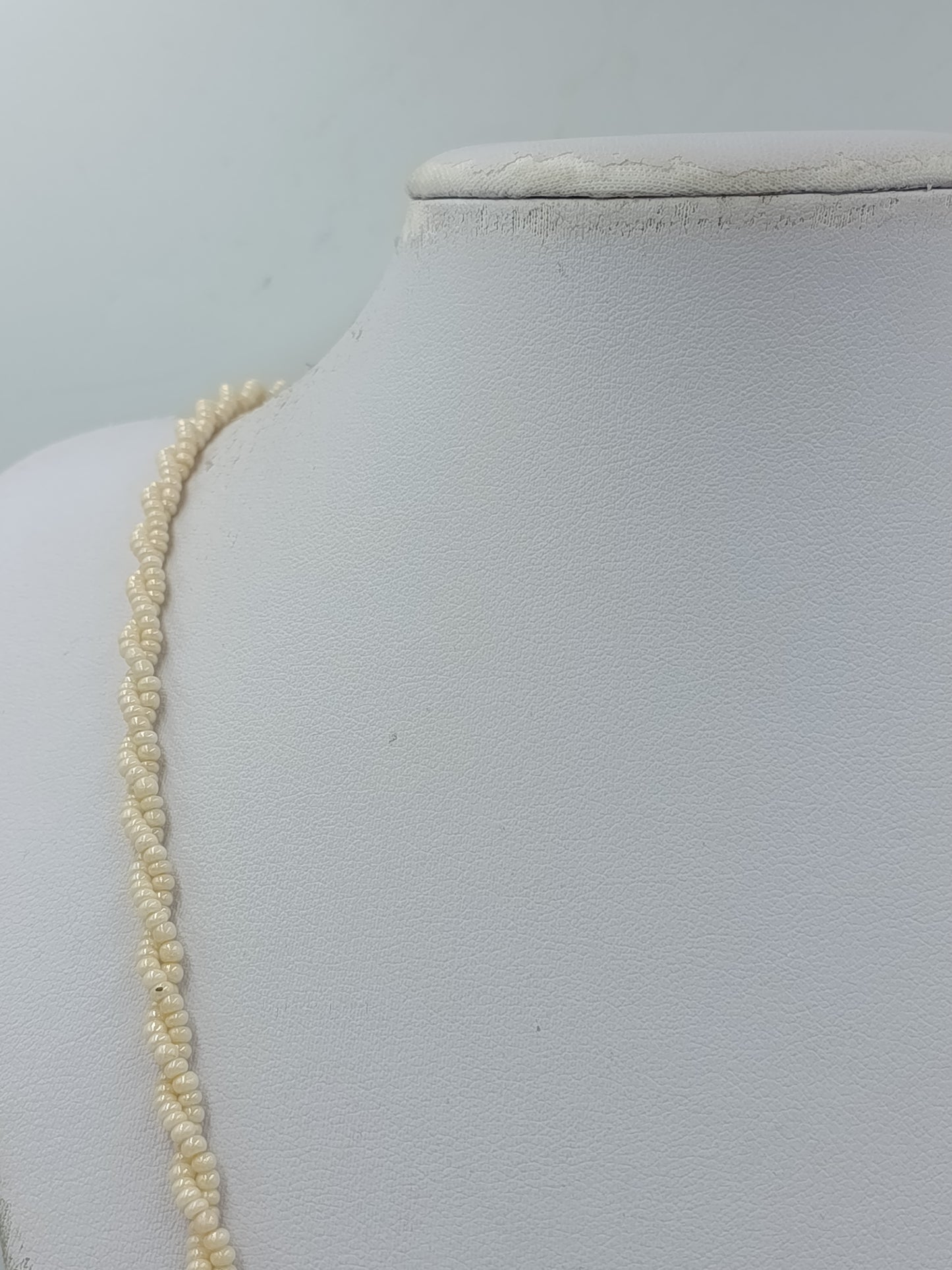 Vintage Perlenkette Gedrehte Zierperlen Creme Elegant