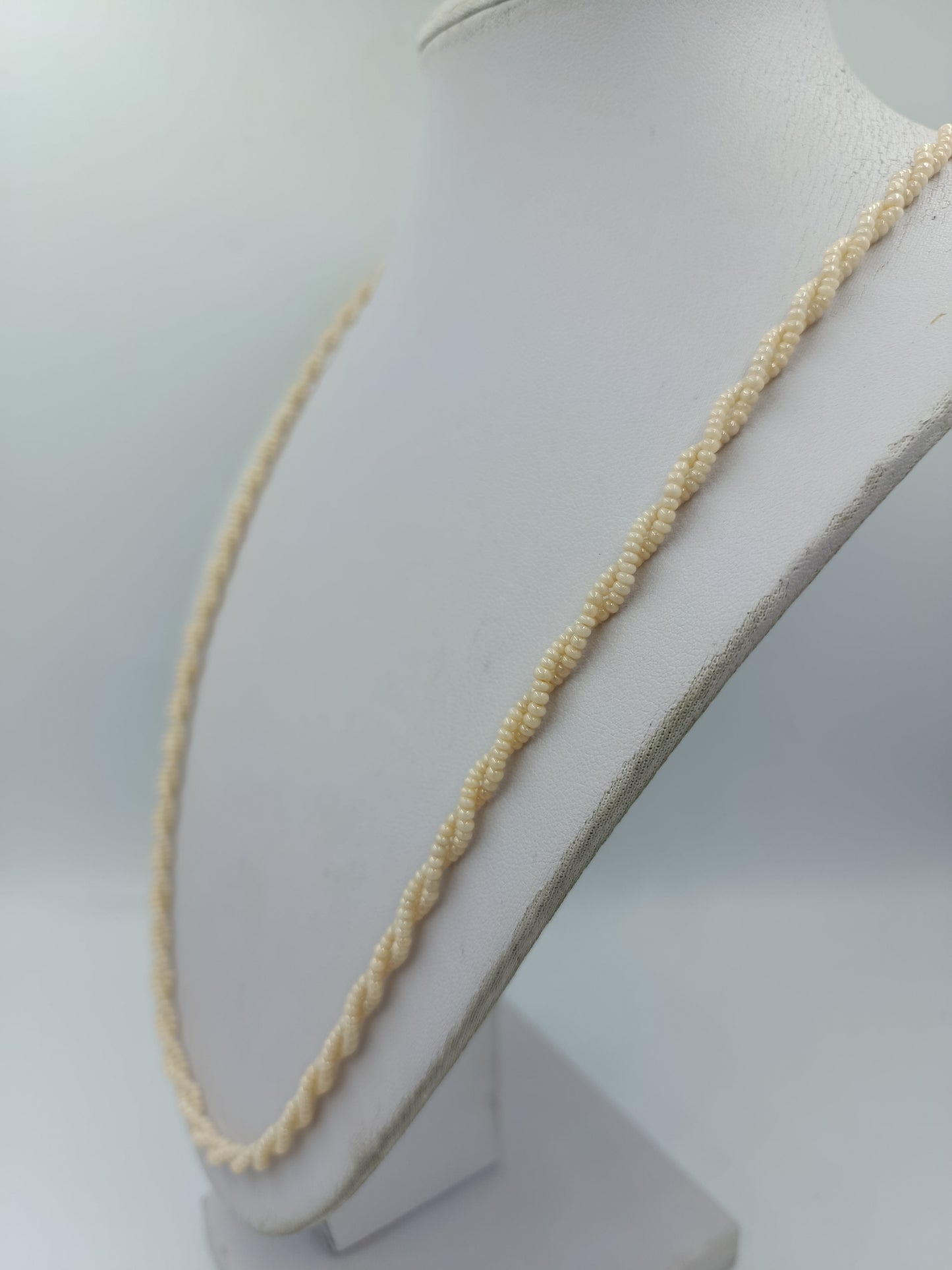 Vintage Perlenkette Gedrehte Zierperlen Creme Elegant