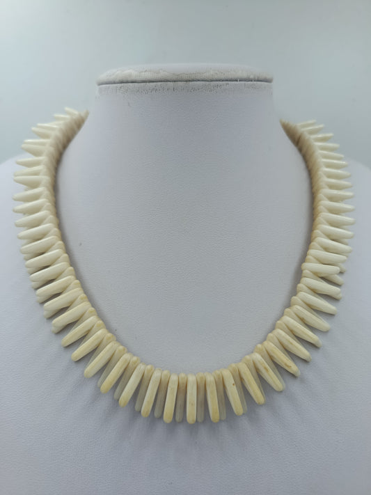 Vintage Ethno design Halskette Creme Elegant