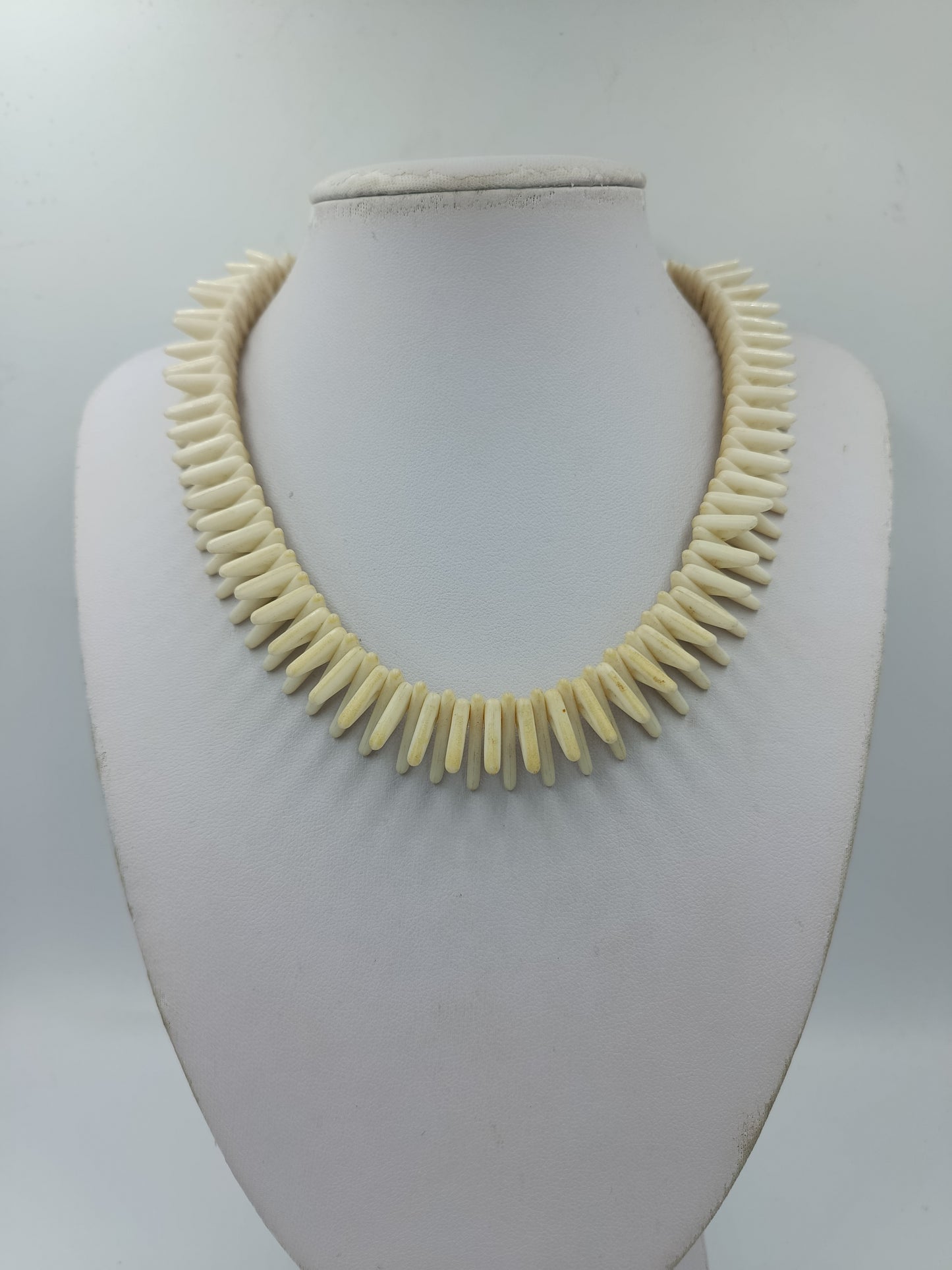 Vintage Ethno design Halskette Creme Elegant