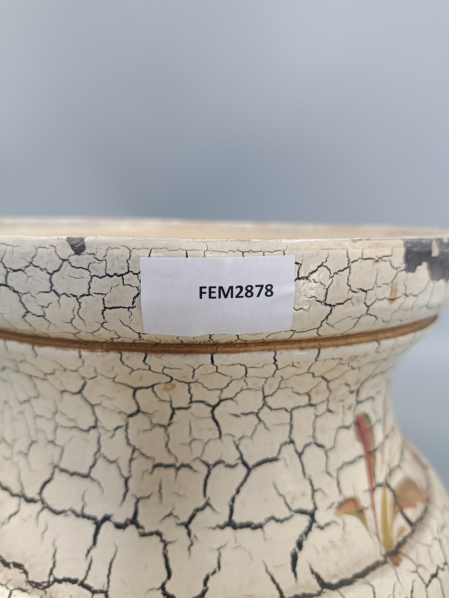 Antiker Übertopf / Säulenfuß im Shabby Chic Stil mit Blumendekor