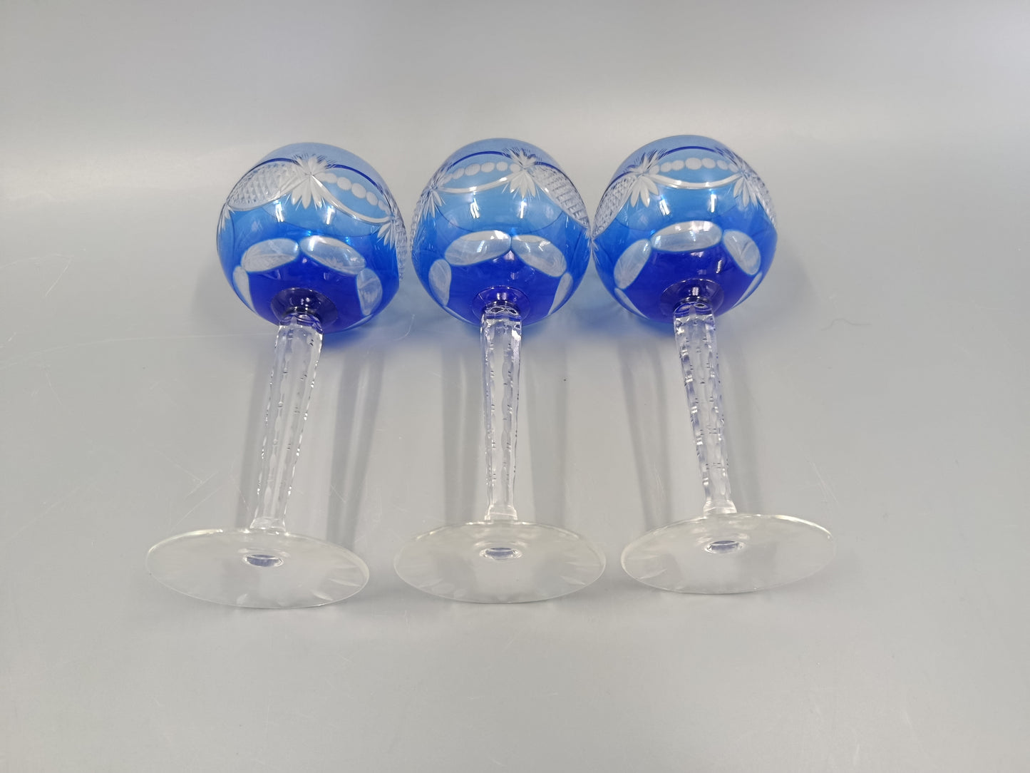 Edle Kristall Römer Gläser  Blaues Überfangglas mit Feinschliff 3er Set