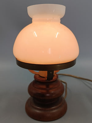 Klassische Vintage Tisch Leuchte  Opalglas