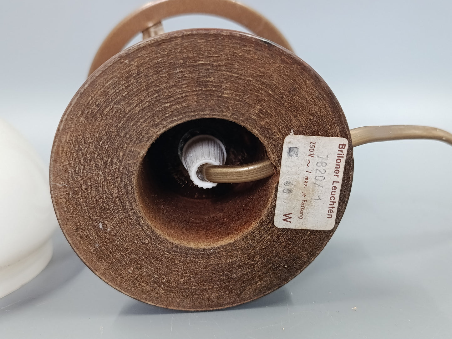 Klassische Vintage Tisch Leuchte  Opalglas