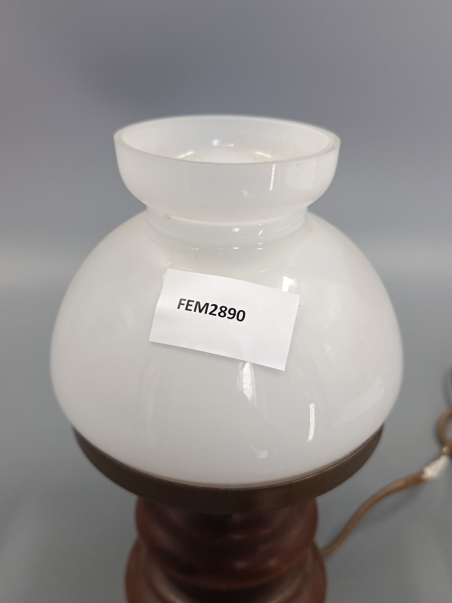 Klassische Vintage Tisch Leuchte  Opalglas