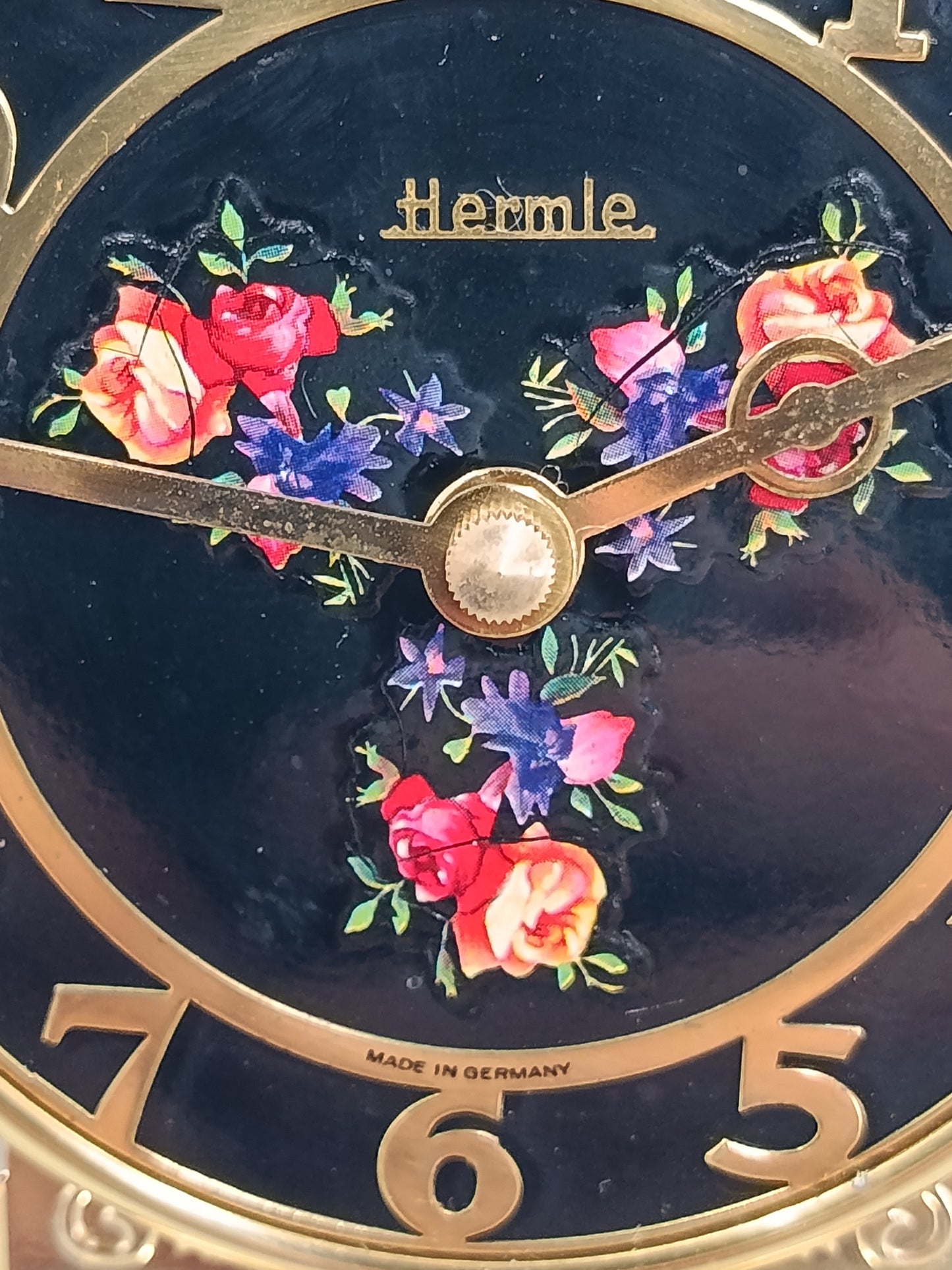 Klassische Hermle Jahres Uhr Elegantes Blumendesign