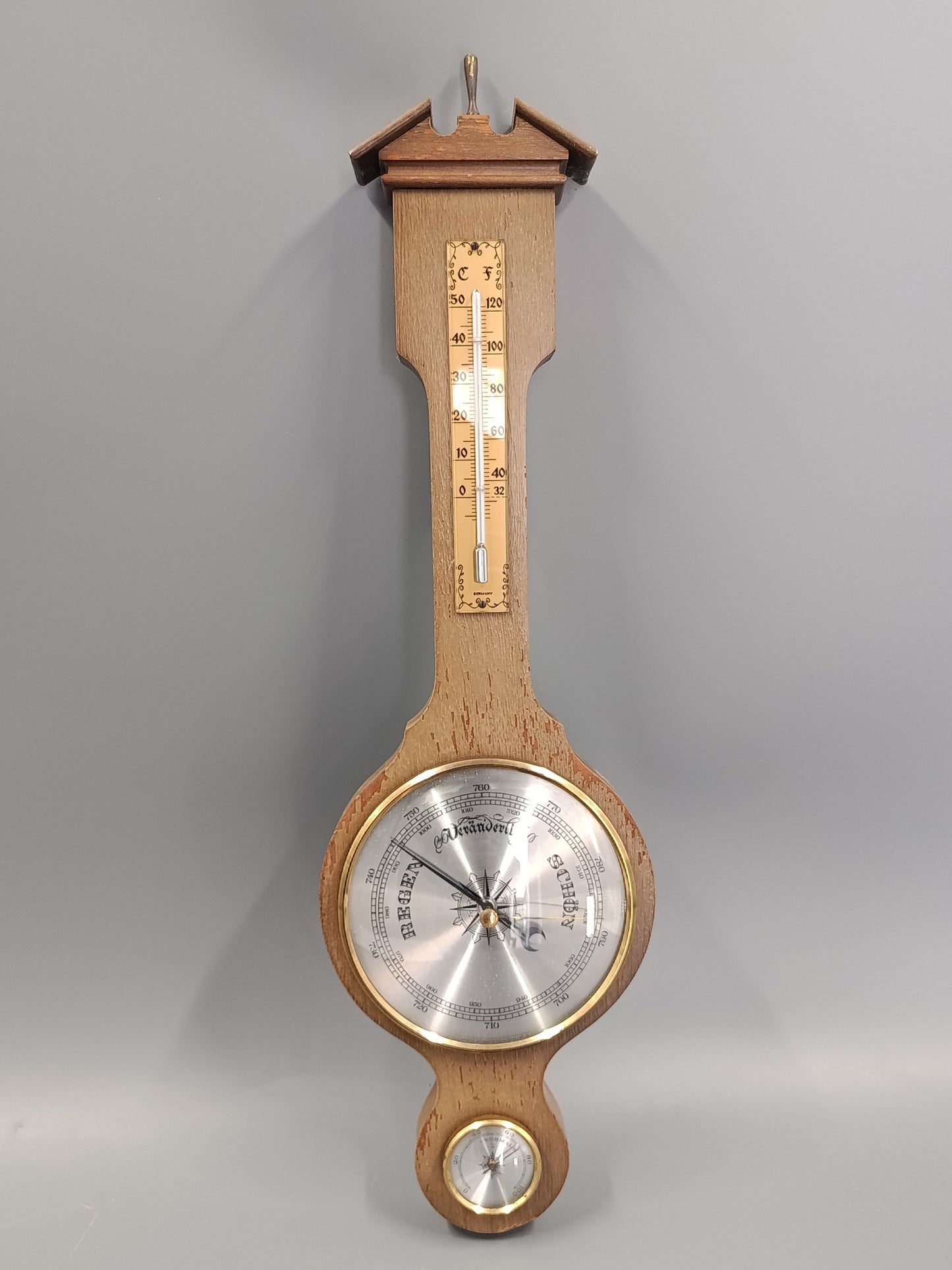 Klassisches Vintage Barometer – Rustikale Wetterstation aus Holz