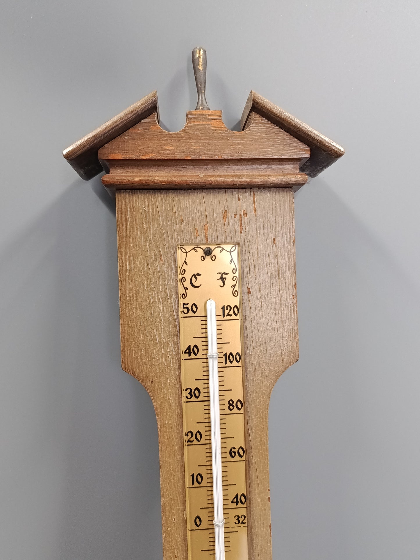 Klassisches Vintage Barometer – Rustikale Wetterstation aus Holz
