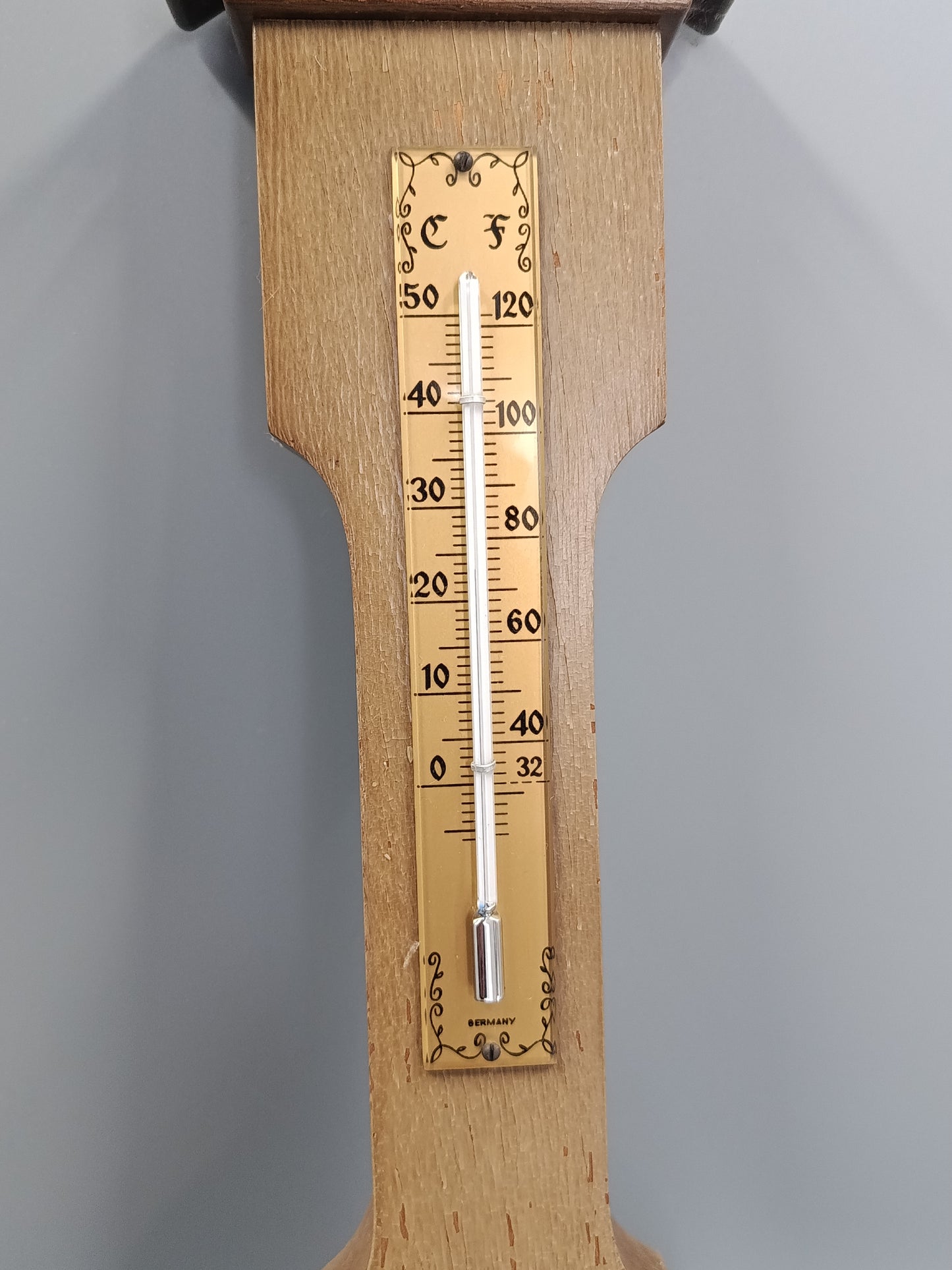 Klassisches Vintage Barometer – Rustikale Wetterstation aus Holz