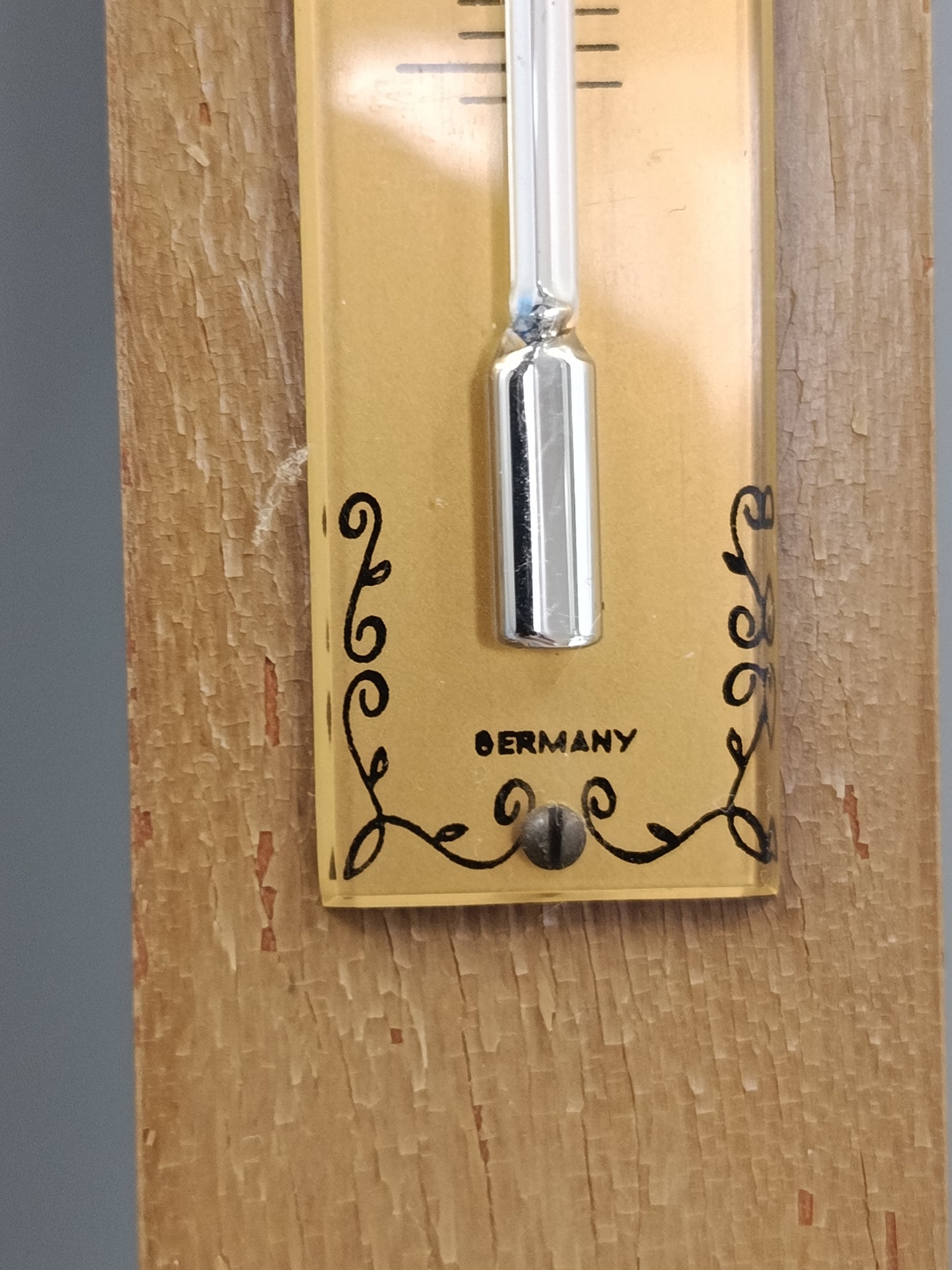 Klassisches Vintage Barometer – Rustikale Wetterstation aus Holz