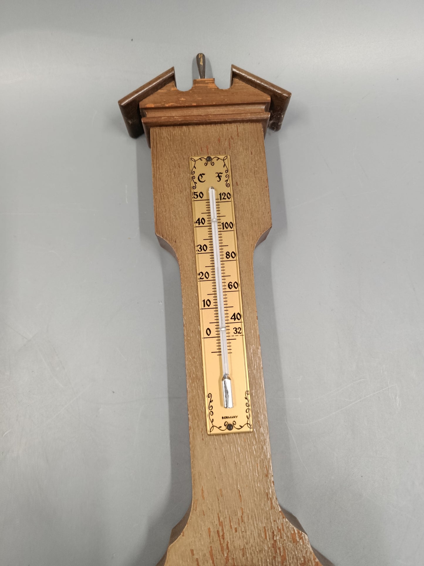 Klassisches Vintage Barometer – Rustikale Wetterstation aus Holz