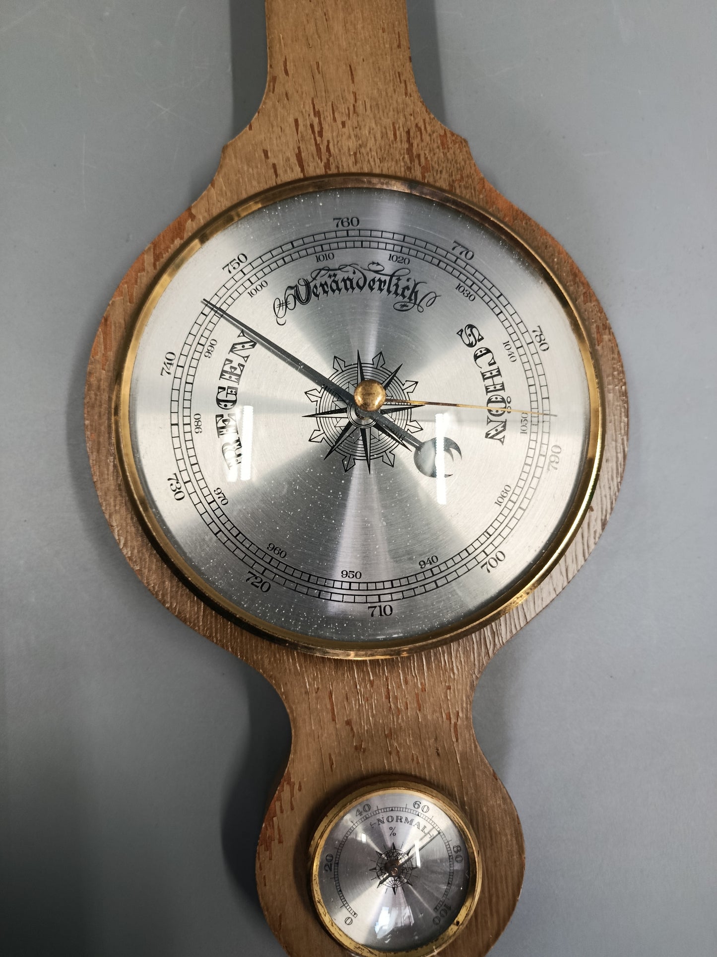 Klassisches Vintage Barometer – Rustikale Wetterstation aus Holz
