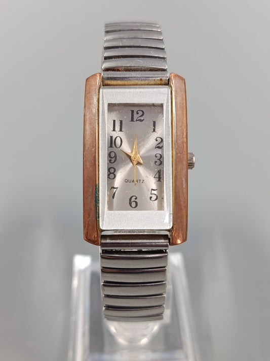 Klassische Uhr  Rechteckiges Design mit Stretchband