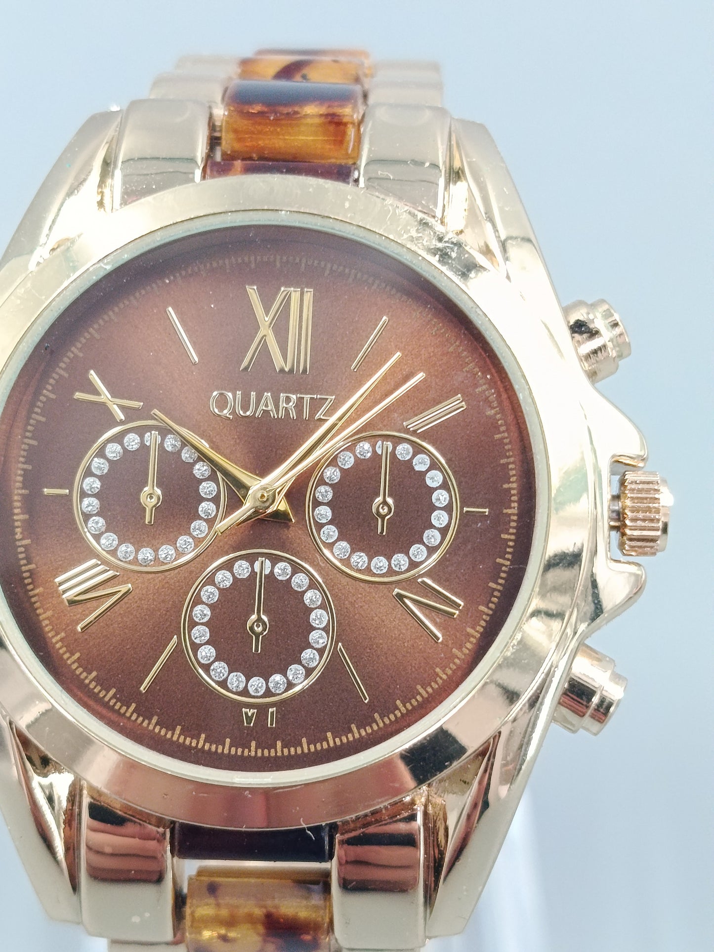 Elegante Damen Uhr Goldoptik Modisches Chronographen