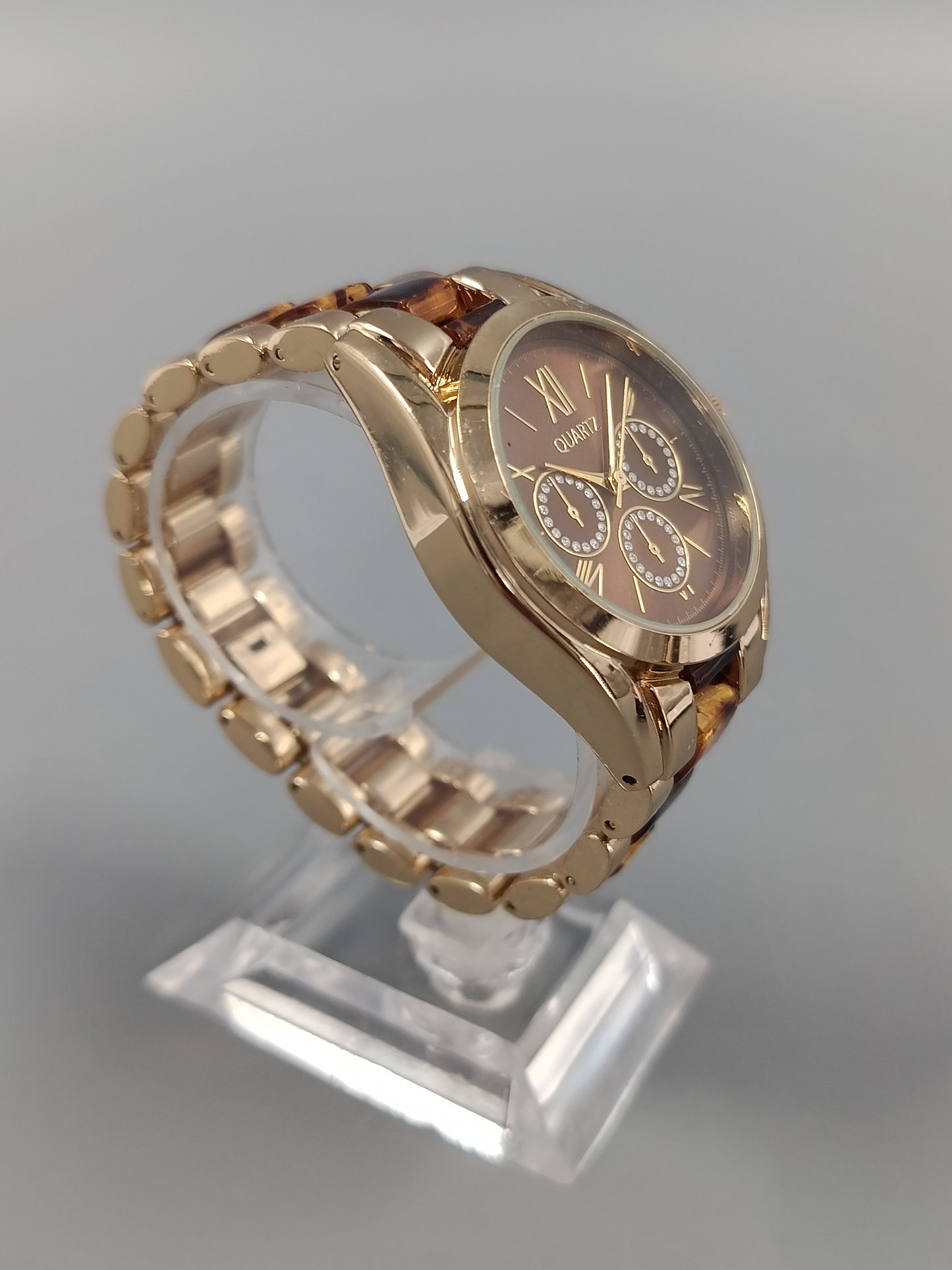 Elegante Damen Uhr Goldoptik Modisches Chronographen