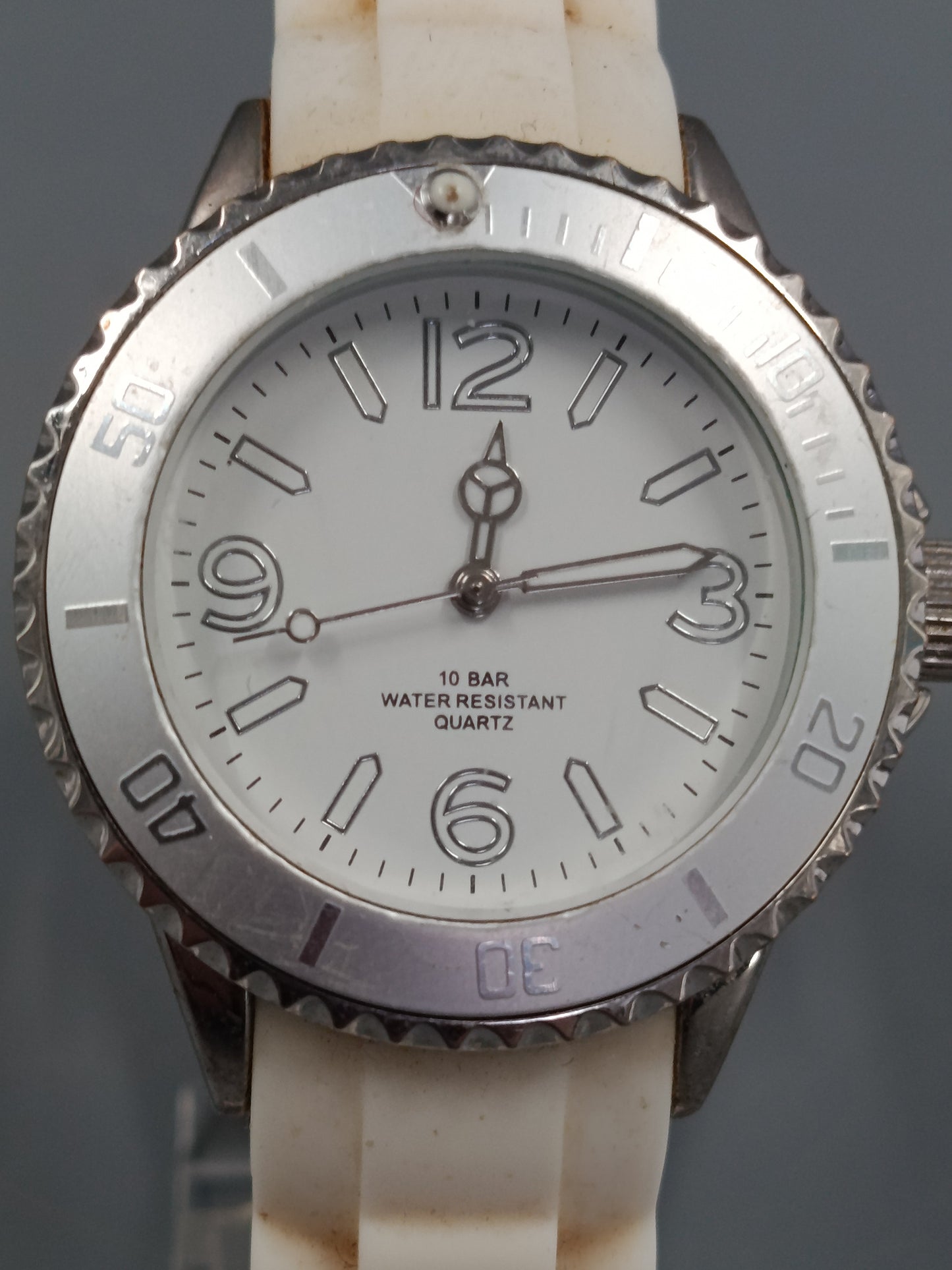 Sportliche Herren Uhr in Weiß Klassischer Taucher Stil