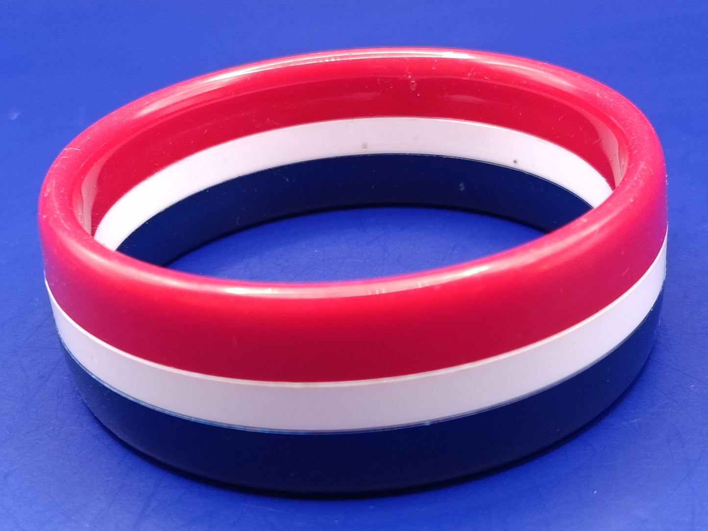 Stilvoller Bangle Armreif im Retro Look  Rot Weiß Blau