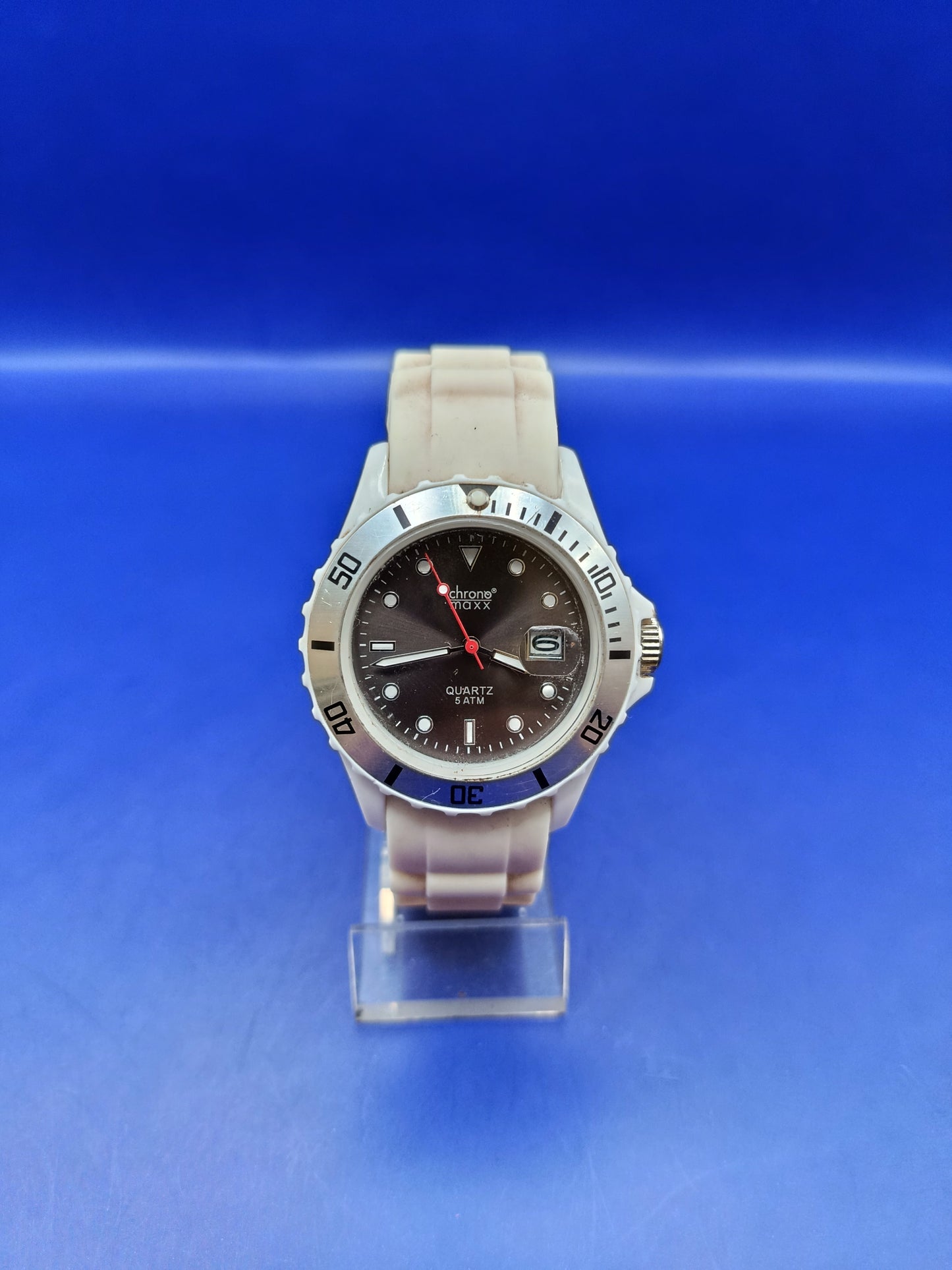 Sportliche Chrono Maxx Herren Uhr Weißes Design