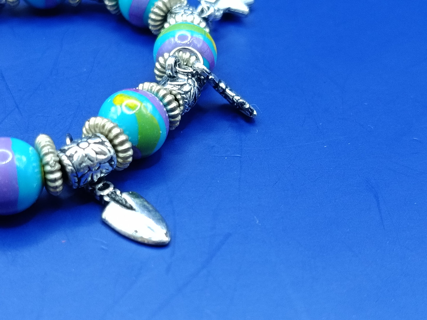 Buntes Damen Charm Armband Elastisches Design