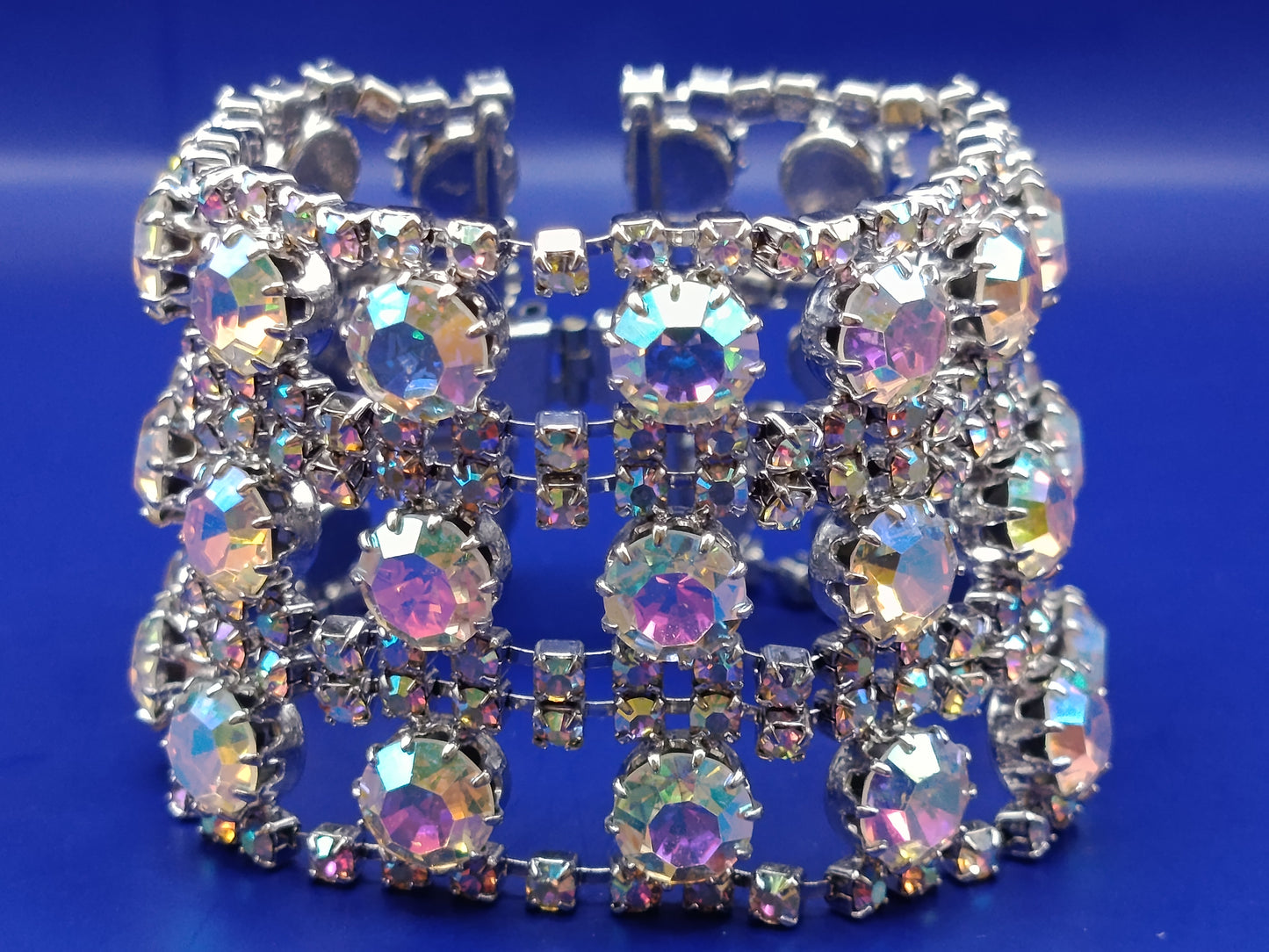Funkelndes Strass Armband in Silber Optik