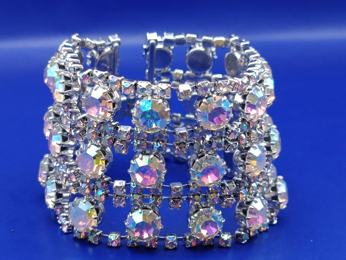 Funkelndes Strass Armband in Silber Optik