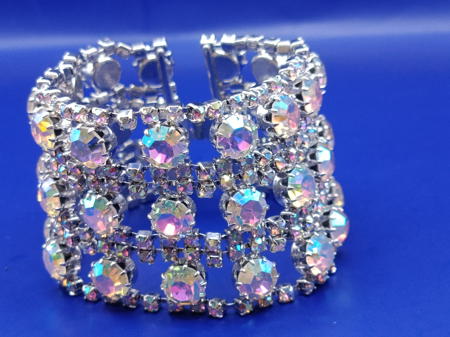 Funkelndes Strass Armband in Silber Optik