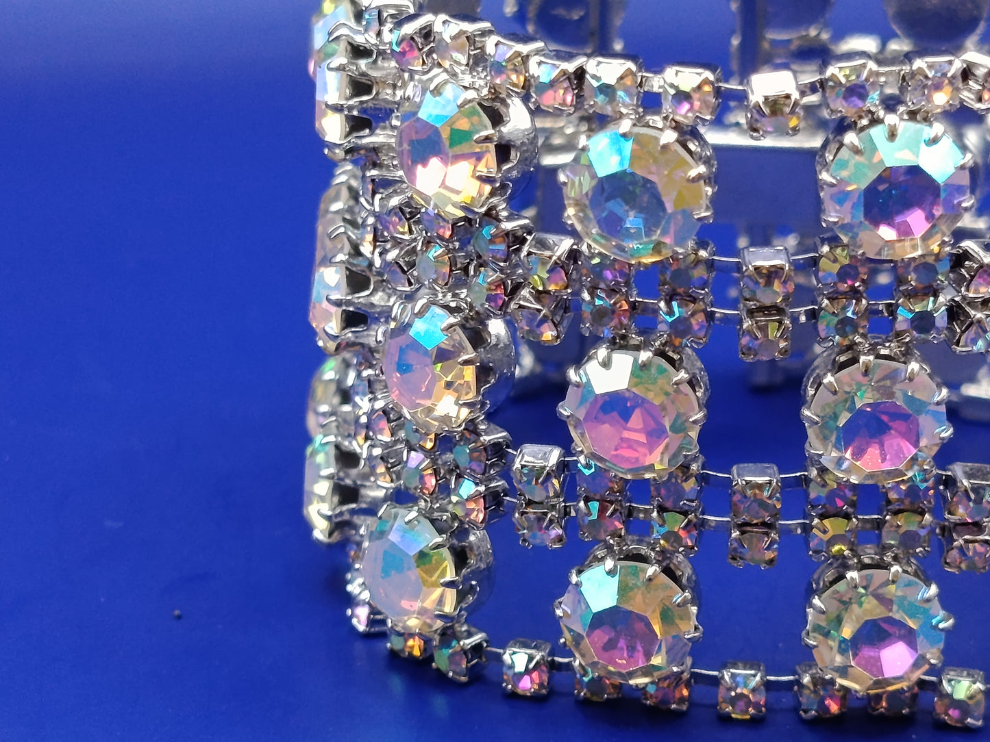 Funkelndes Strass Armband in Silber Optik