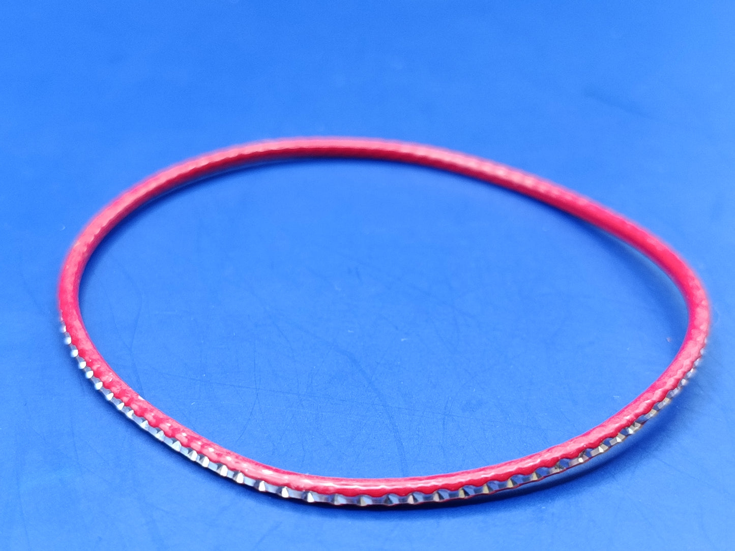 Schicker Damen Armreif in Rot mit Glitzer